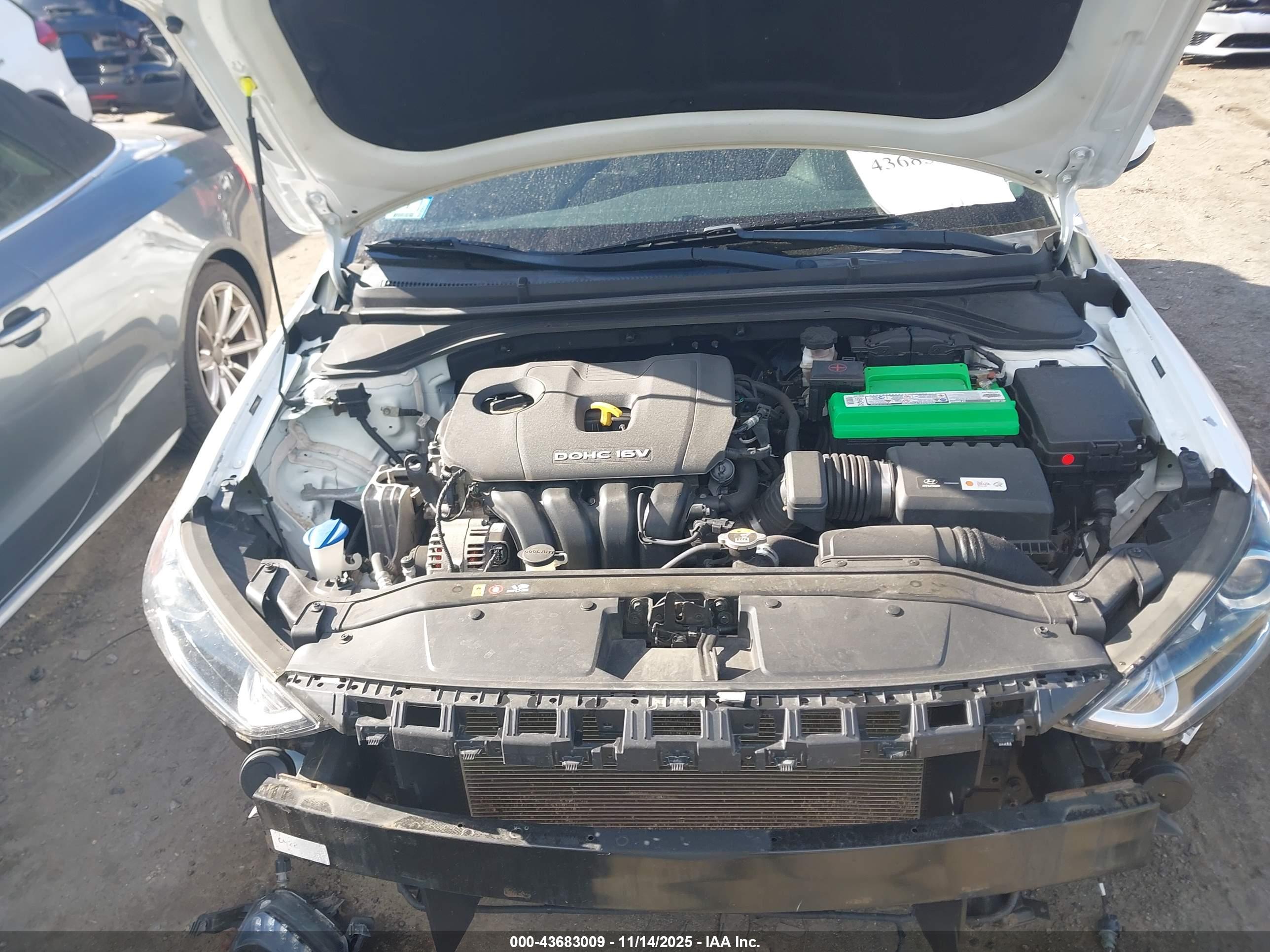 HYUNDAI ELANTRA image 10