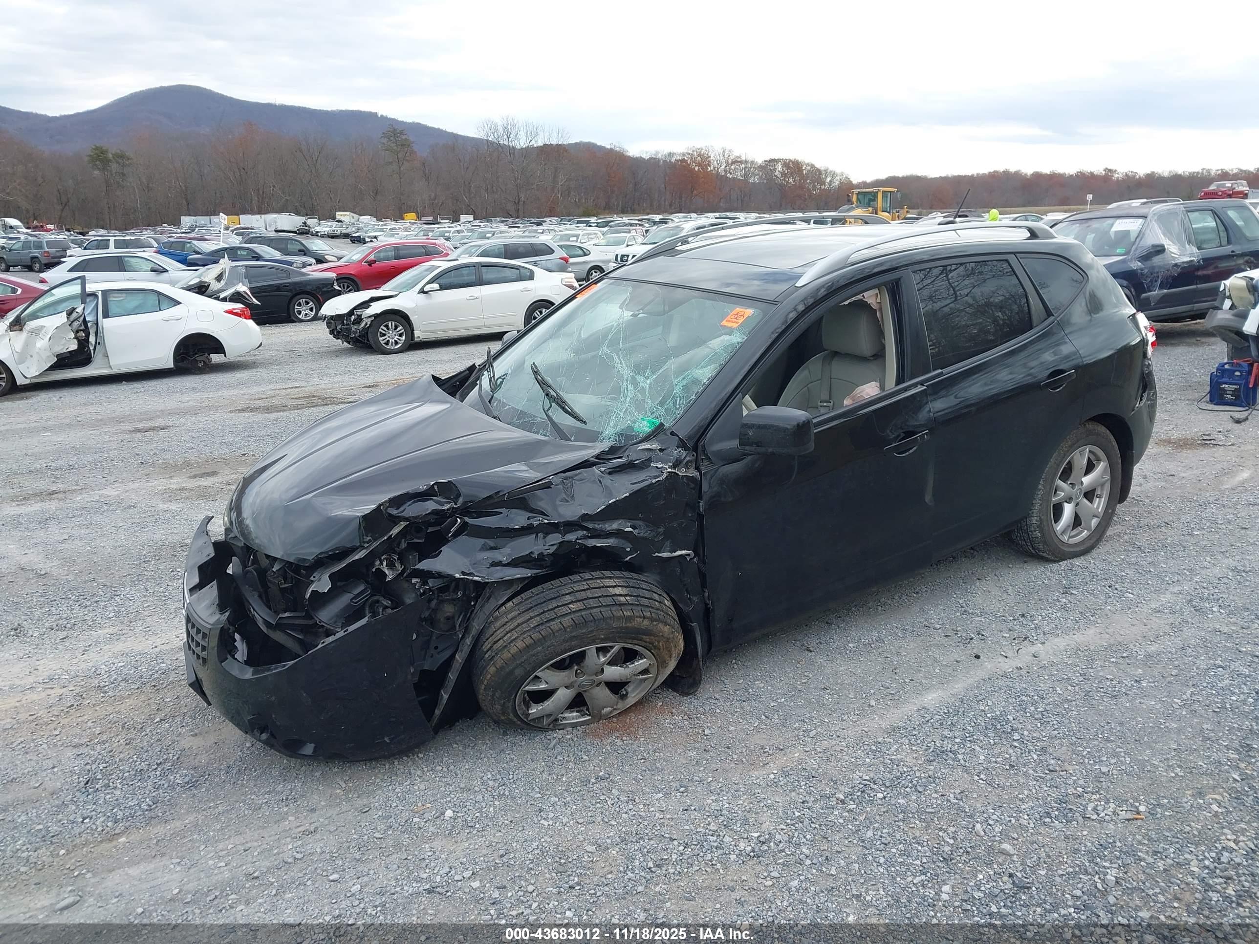 NISSAN ROGUE image 2