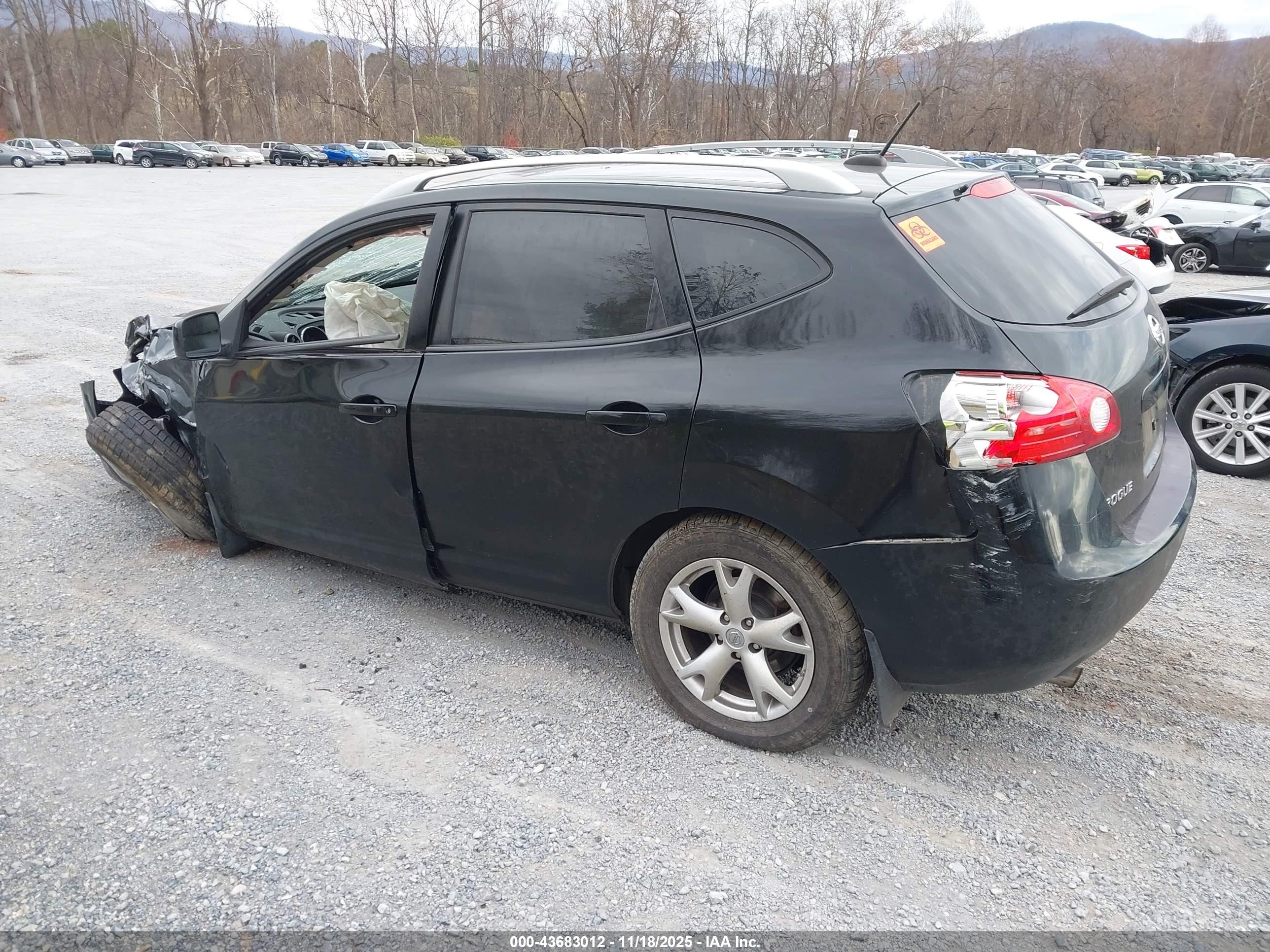 NISSAN ROGUE image 3