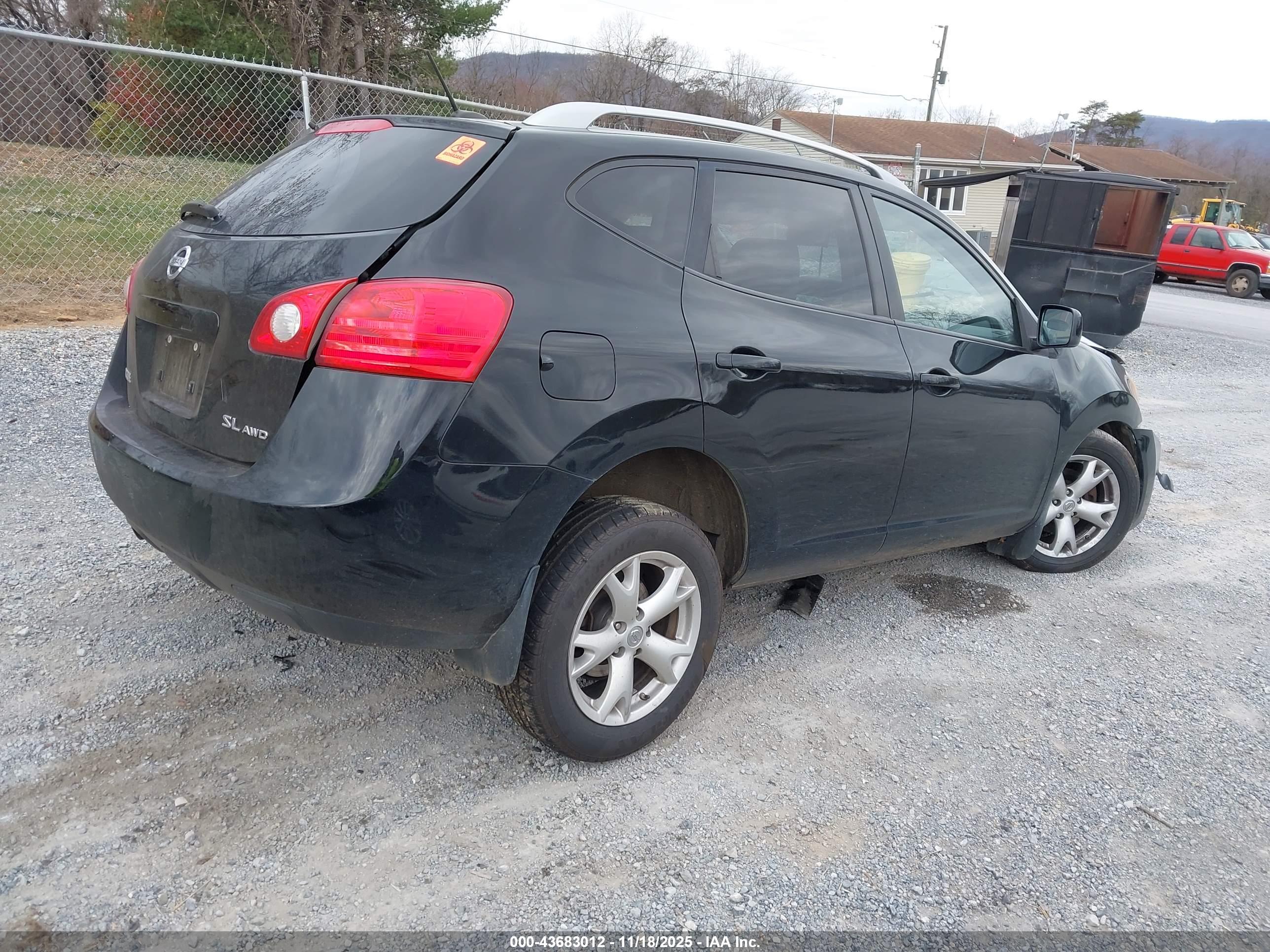 NISSAN ROGUE image 4