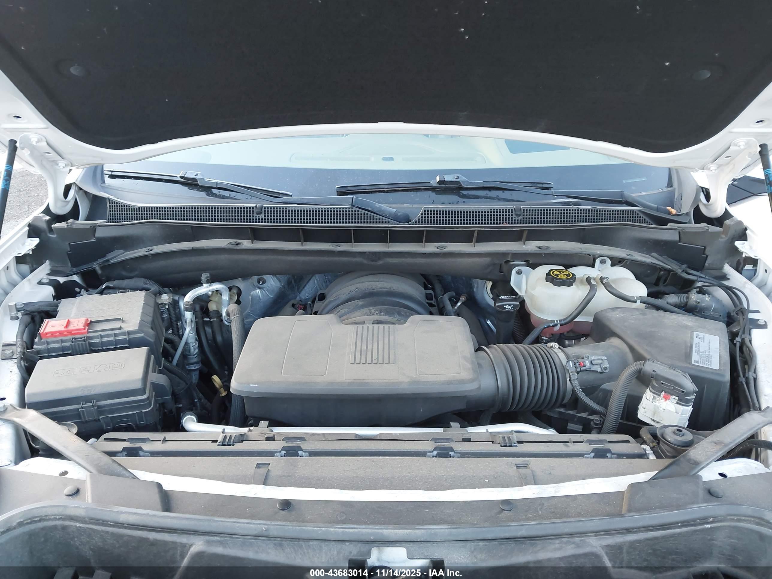 CHEVROLET TAHOE image 10