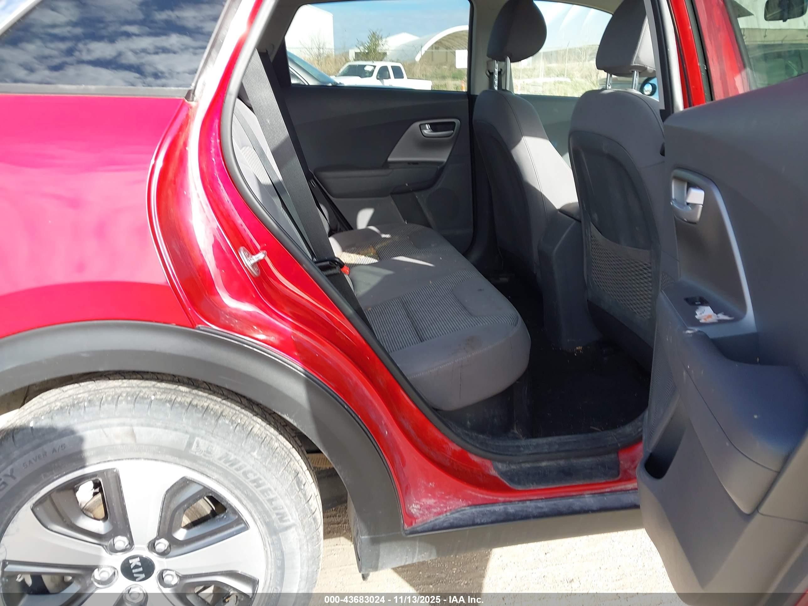 KIA NIRO image 8