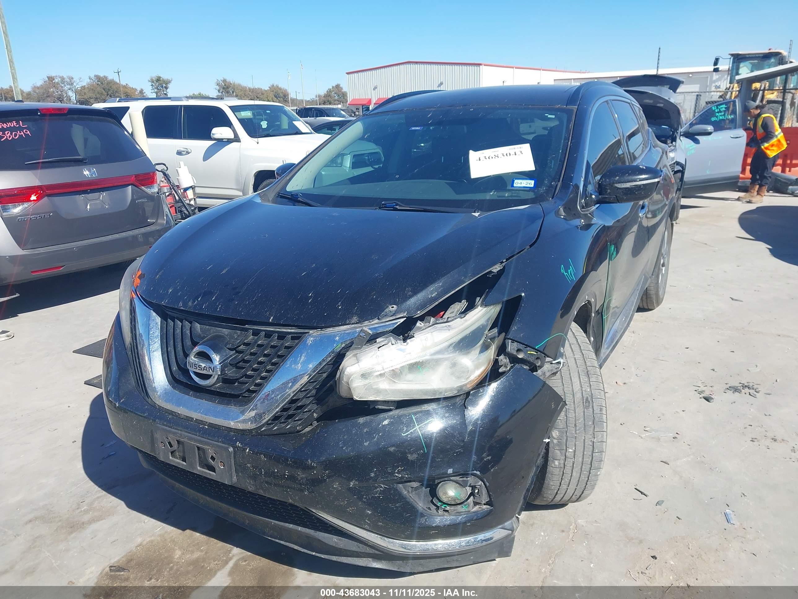 NISSAN MURANO image 2