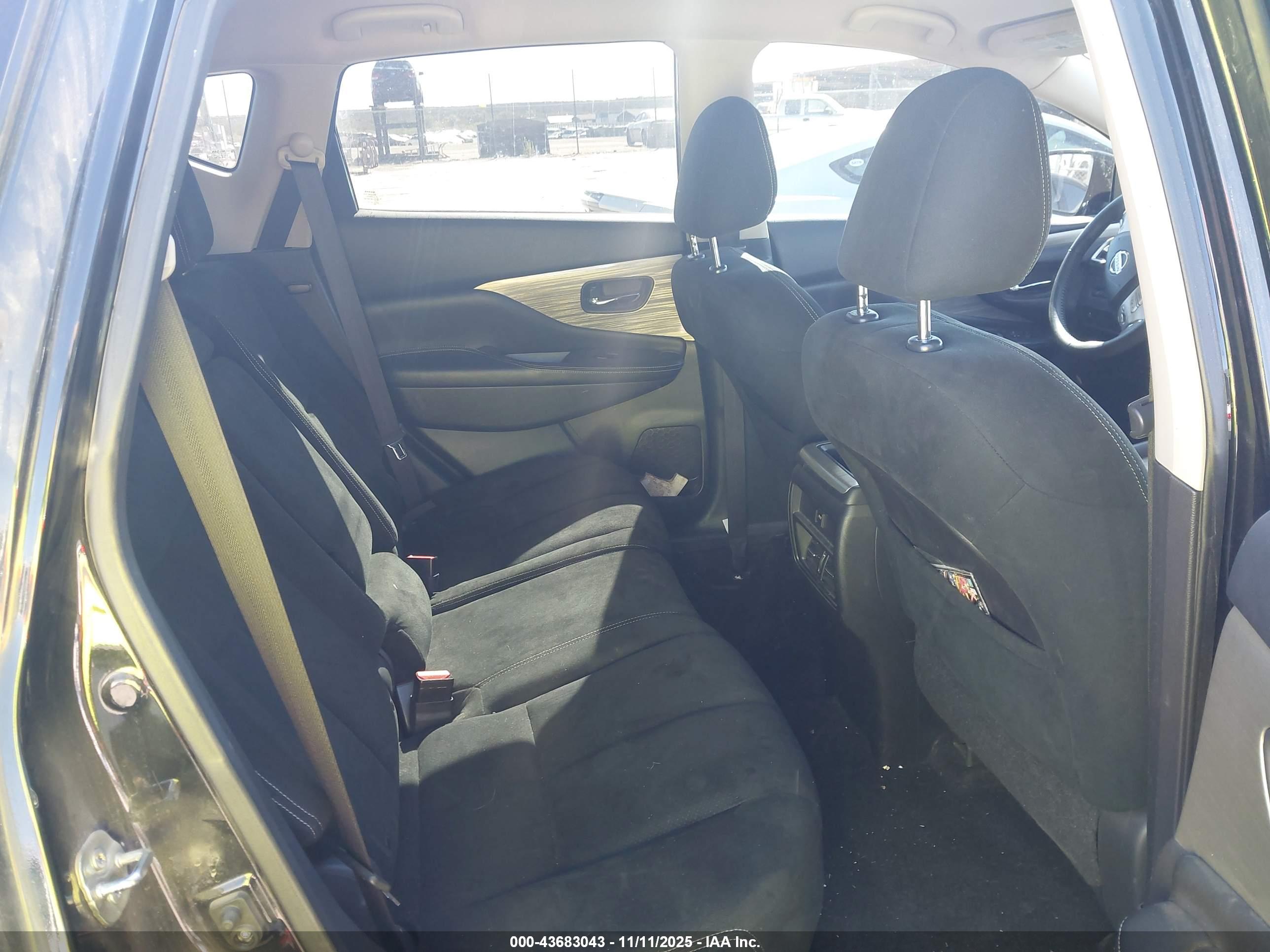 NISSAN MURANO image 8
