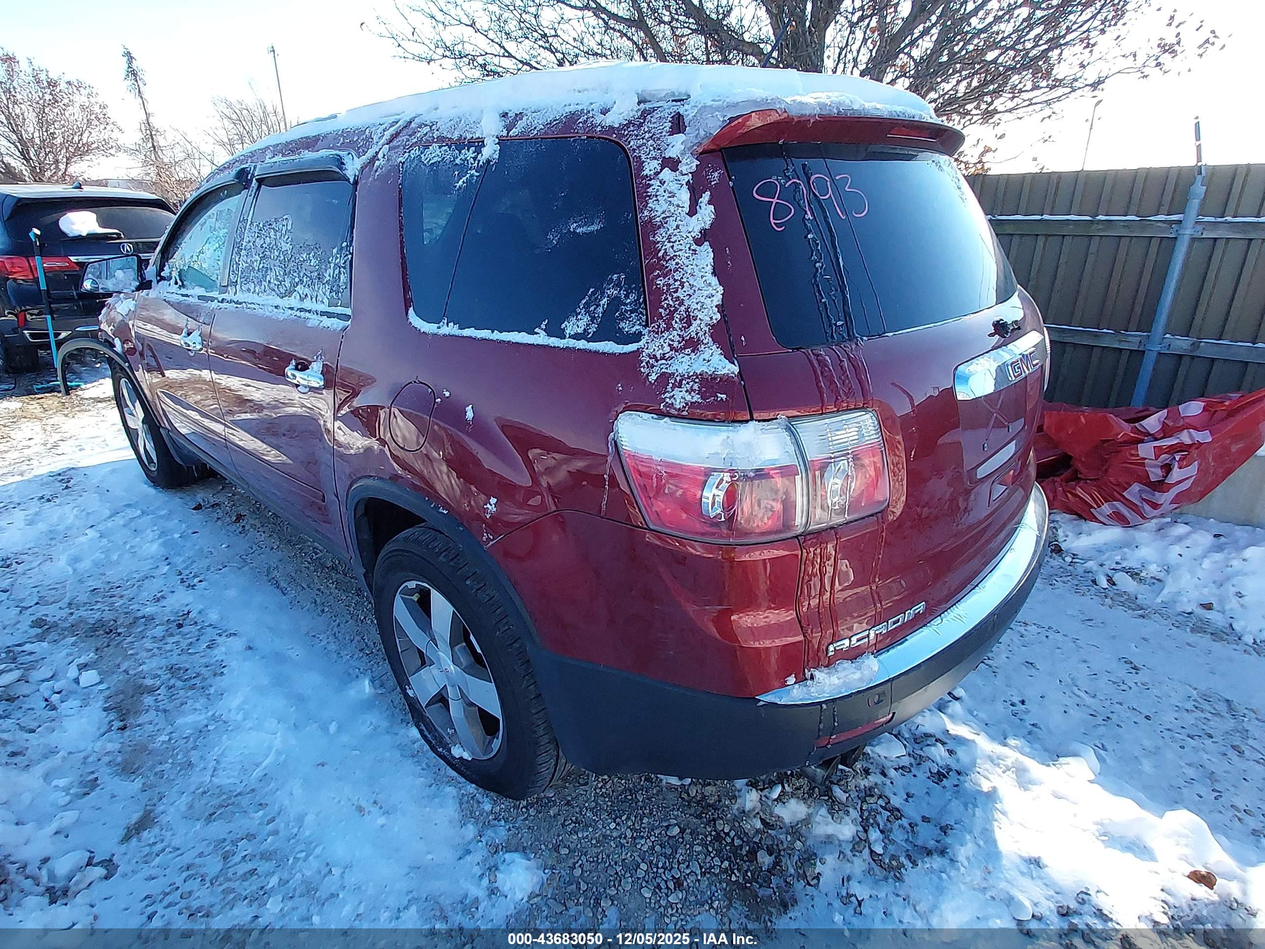 GMC ACADIA image 3