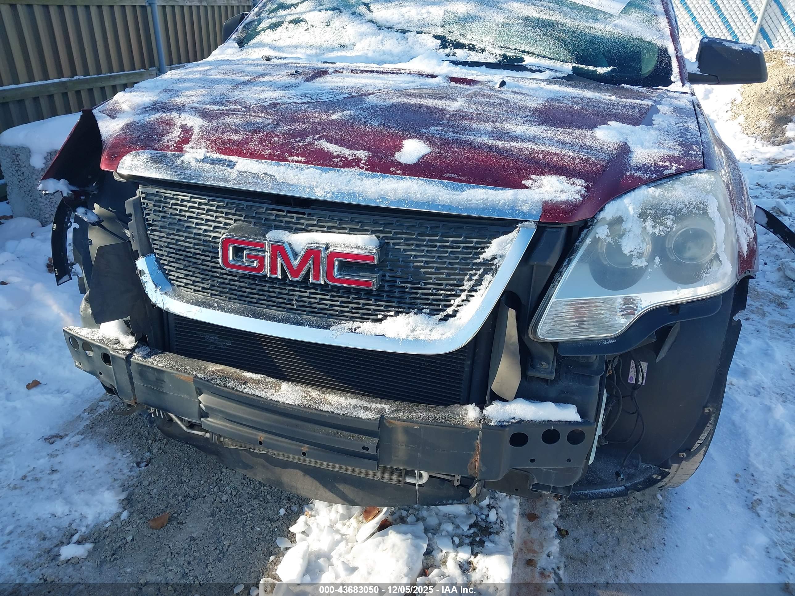 GMC ACADIA image 6