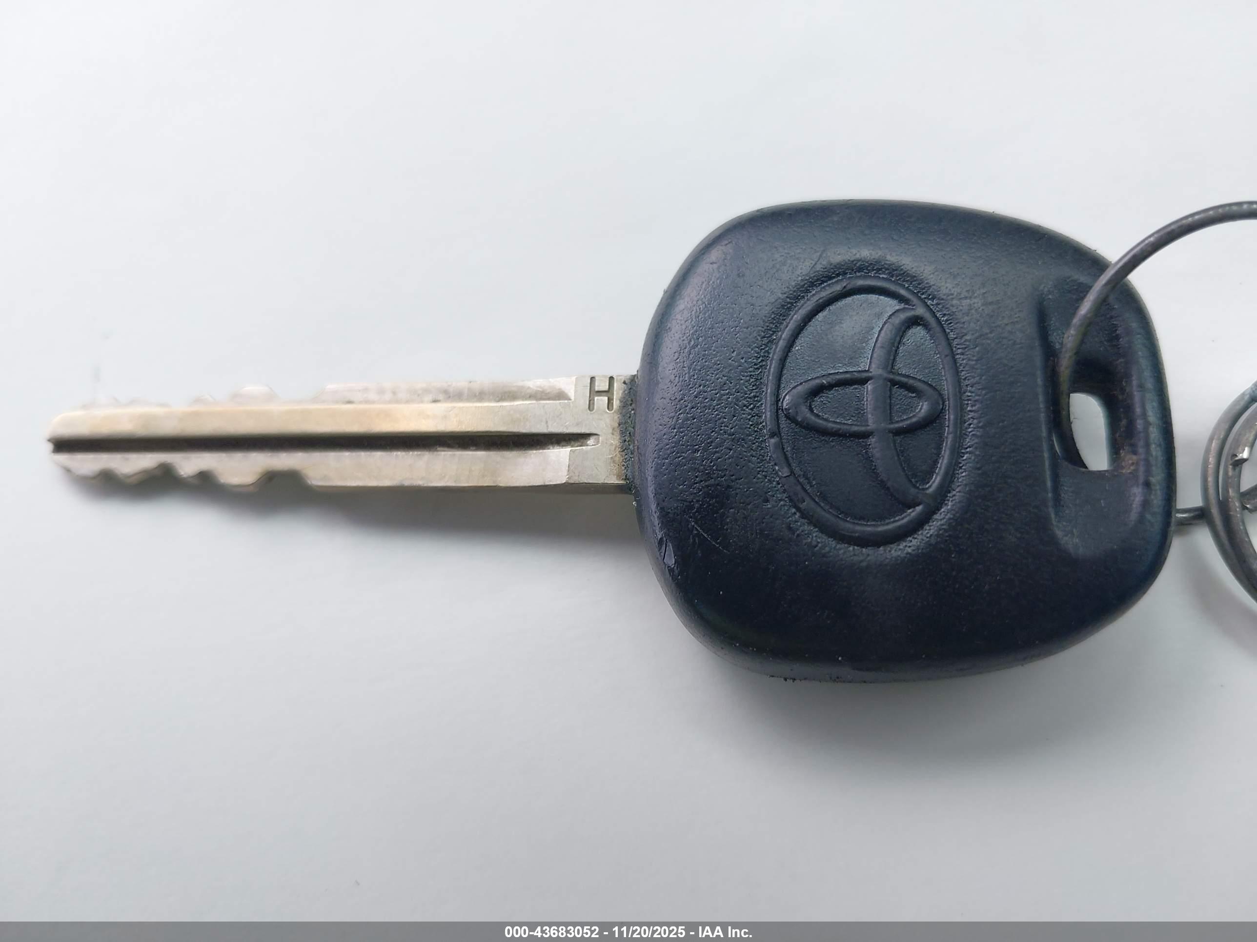 TOYOTA COROLLA image 11