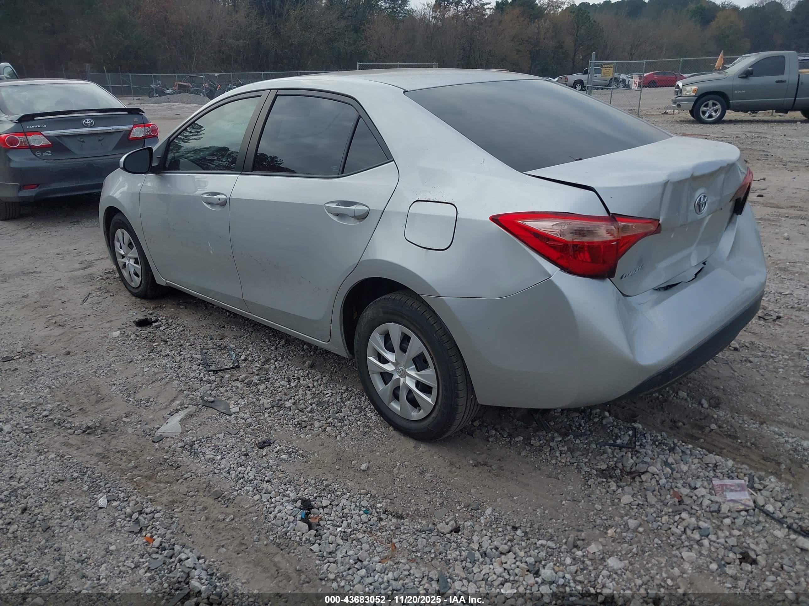 TOYOTA COROLLA image 3