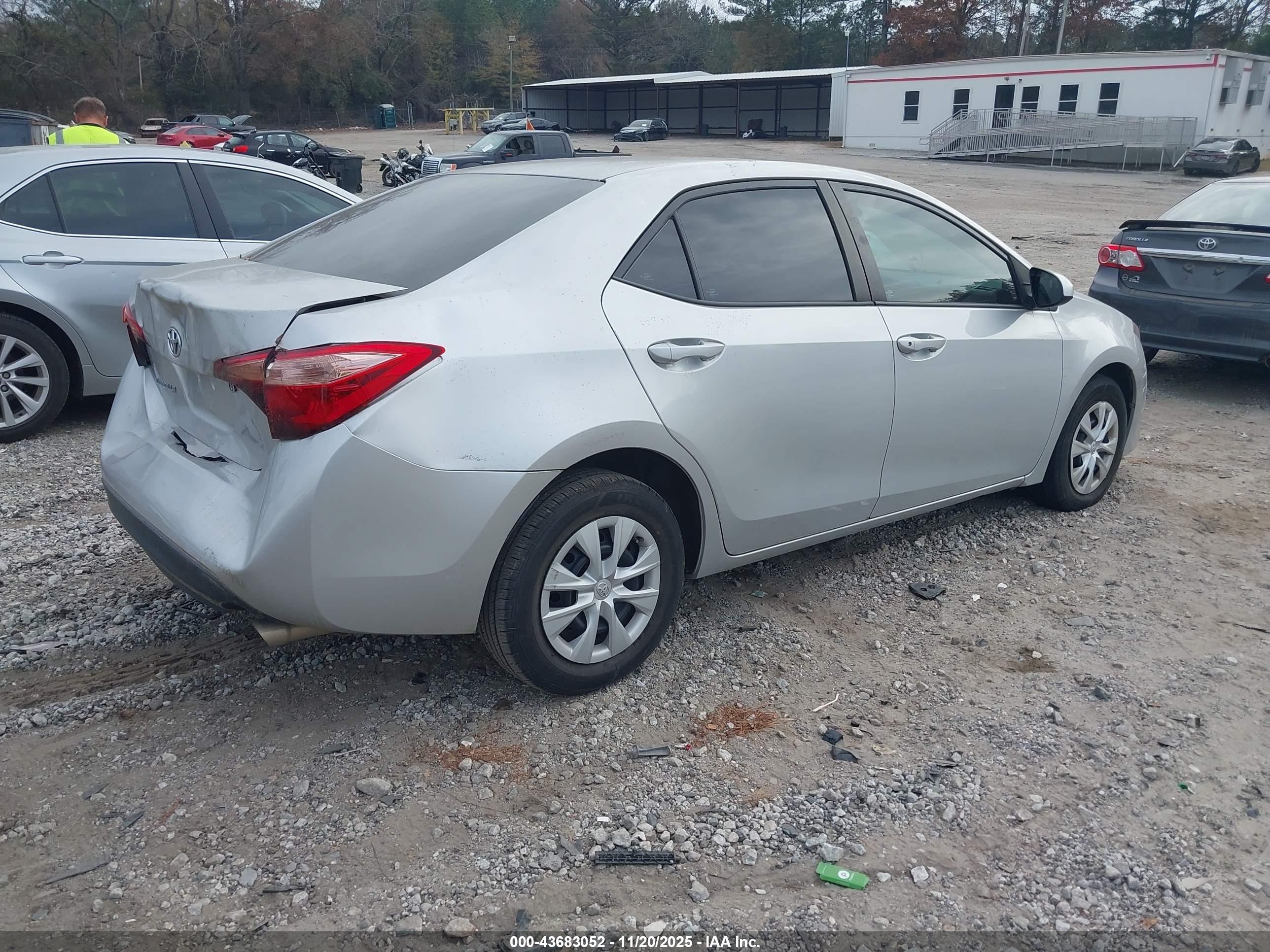 TOYOTA COROLLA image 4