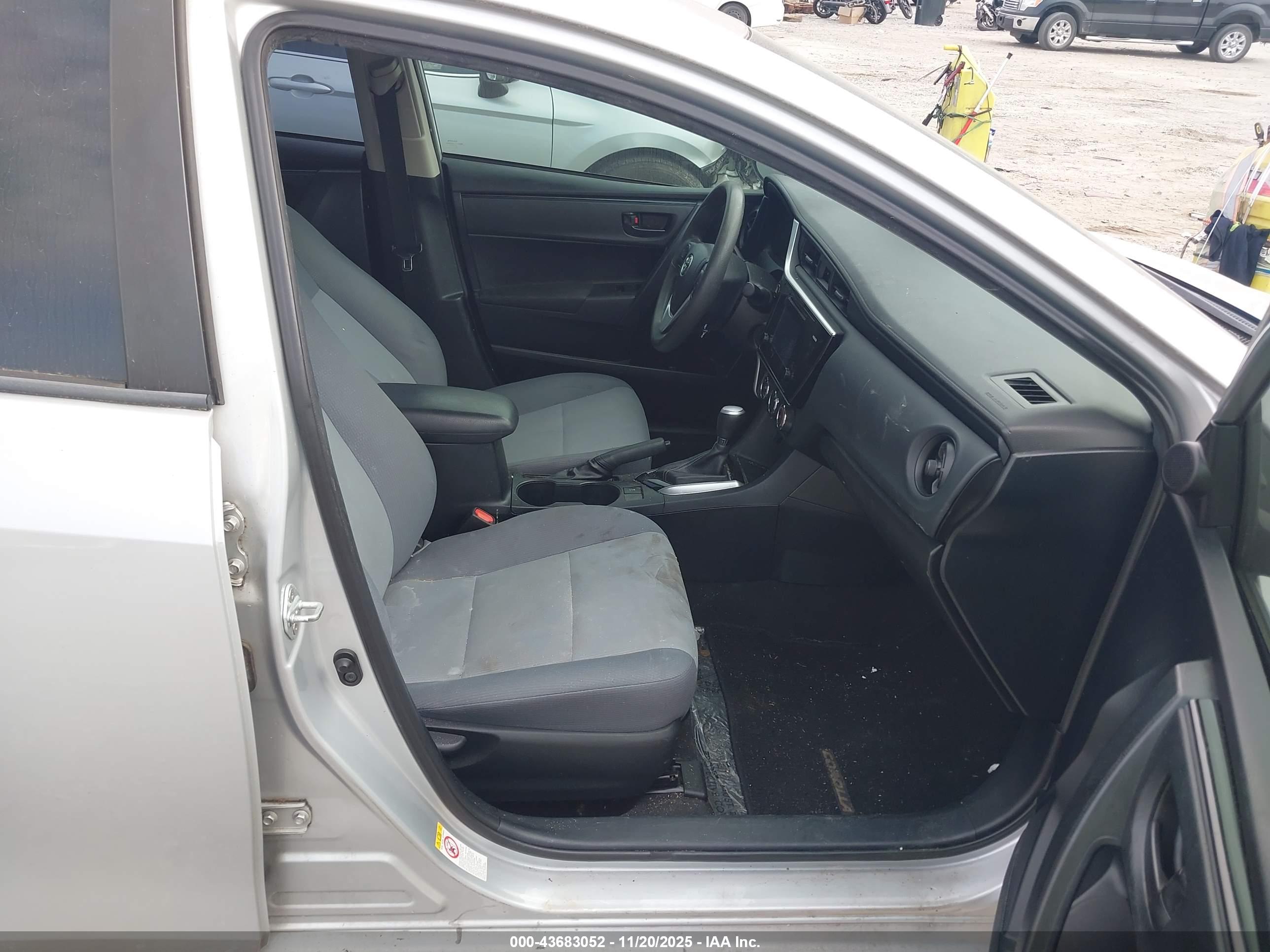TOYOTA COROLLA image 5