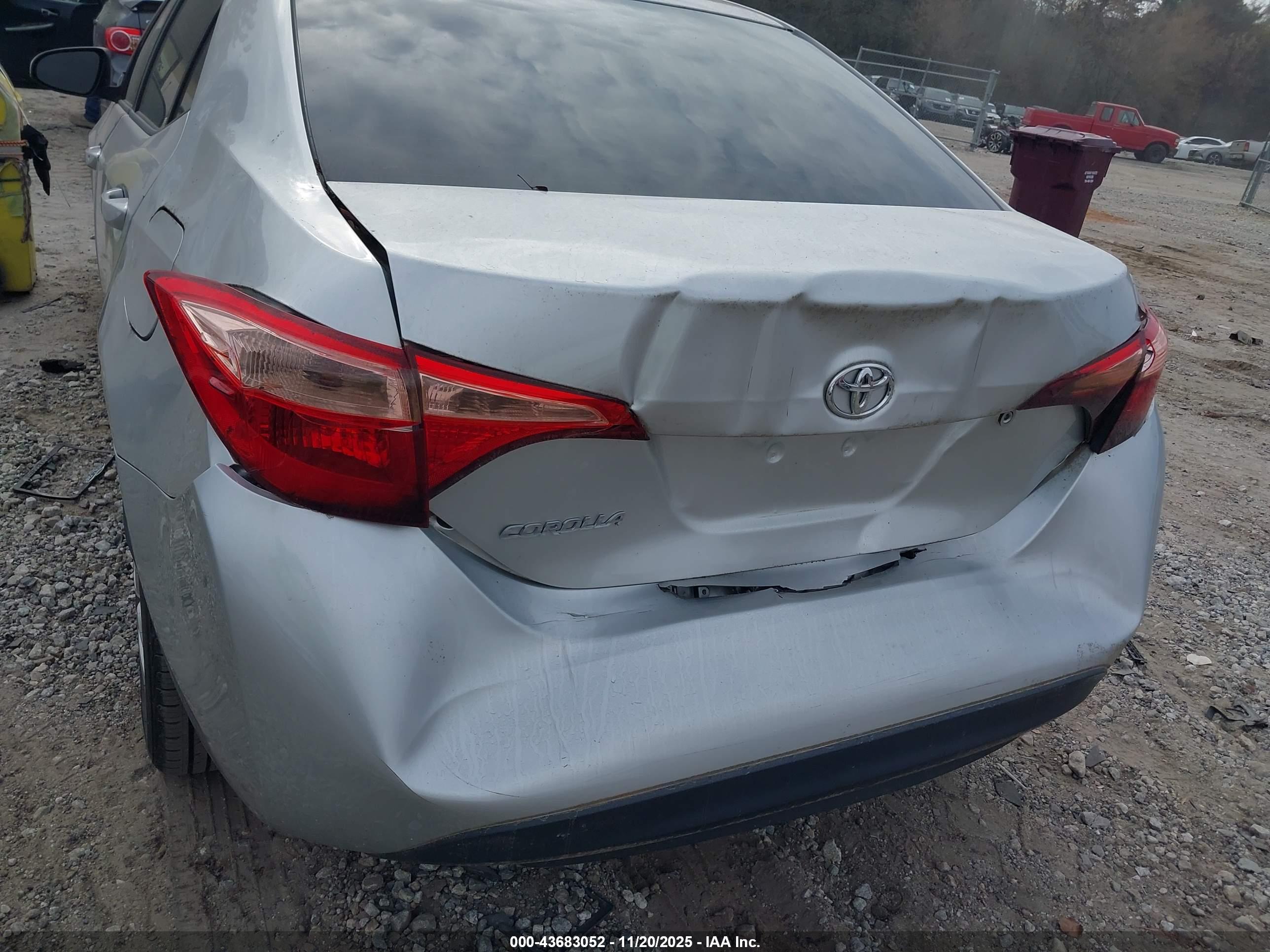TOYOTA COROLLA image 6