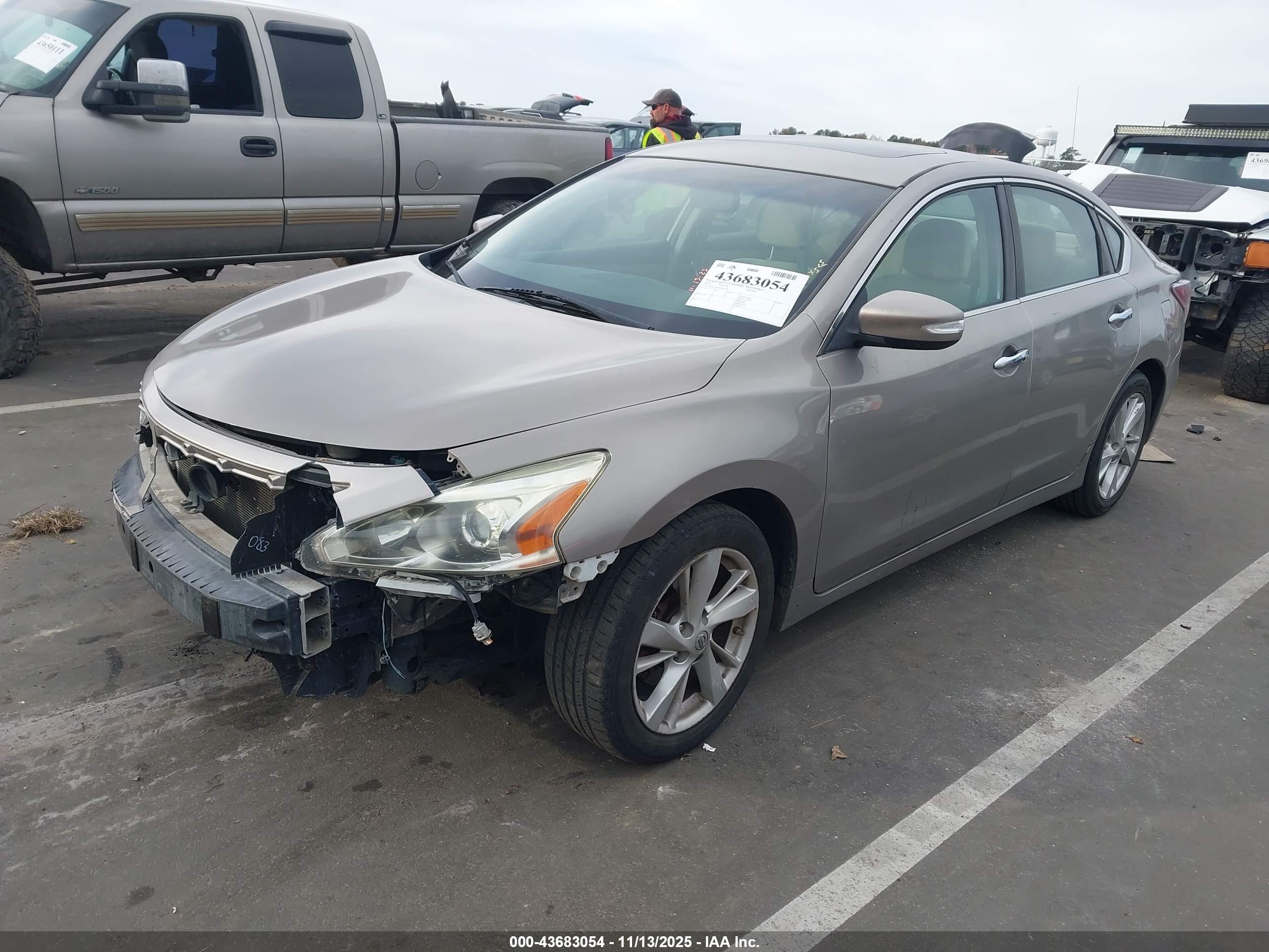 NISSAN ALTIMA image 2