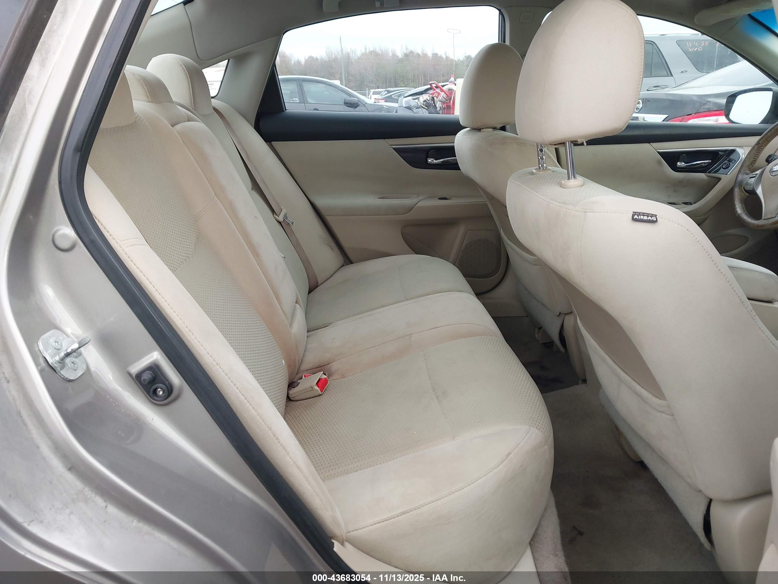 NISSAN ALTIMA image 8