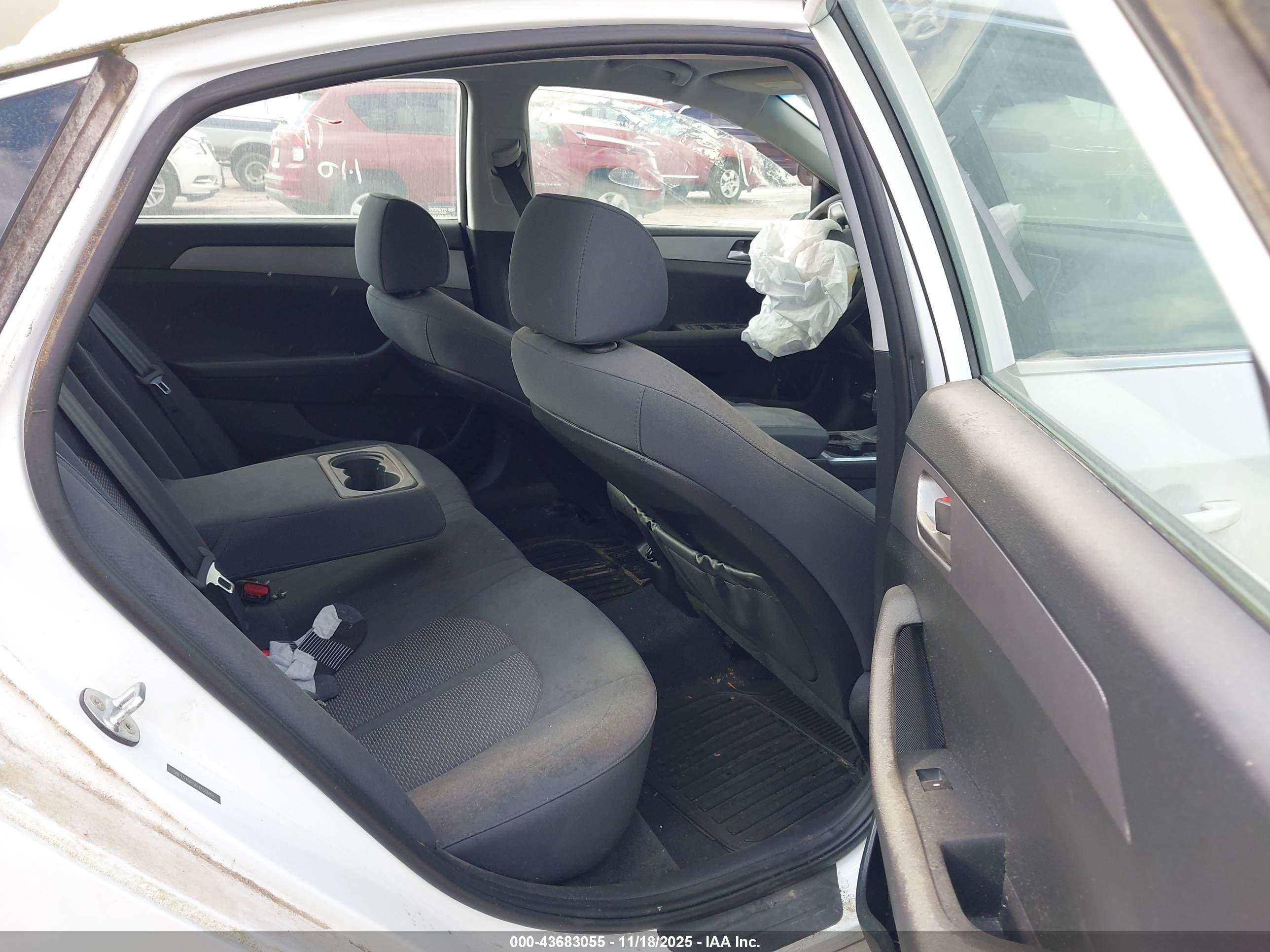 HYUNDAI SONATA image 8