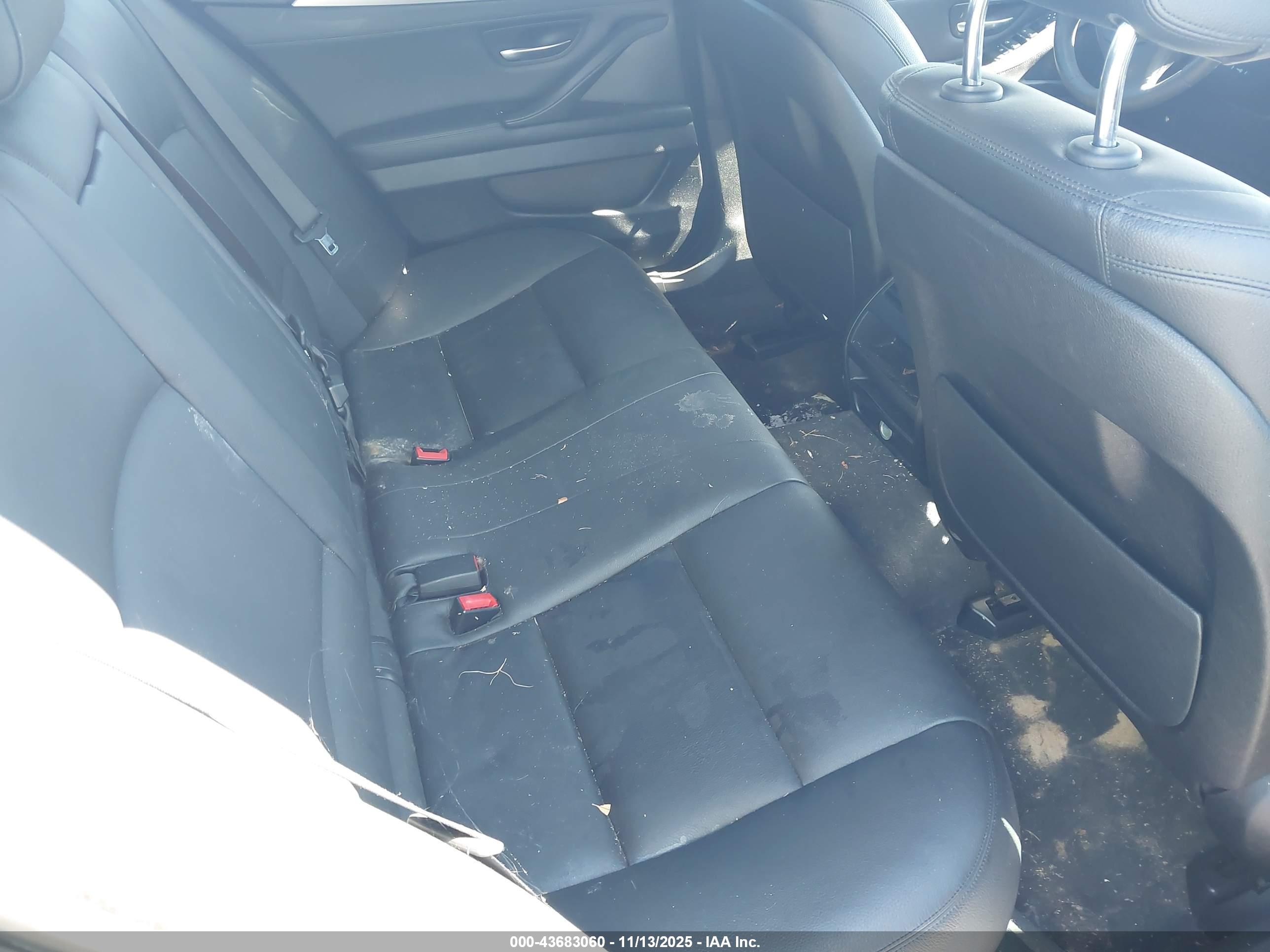 BMW 528I image 8