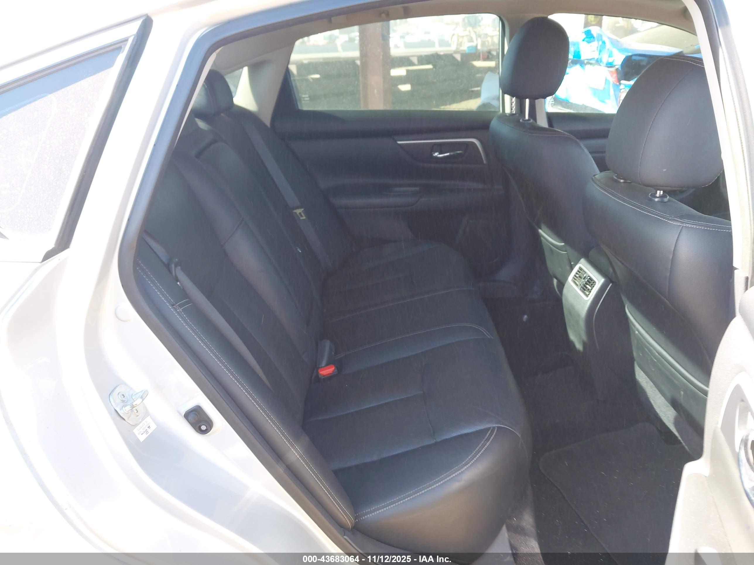 NISSAN ALTIMA image 8