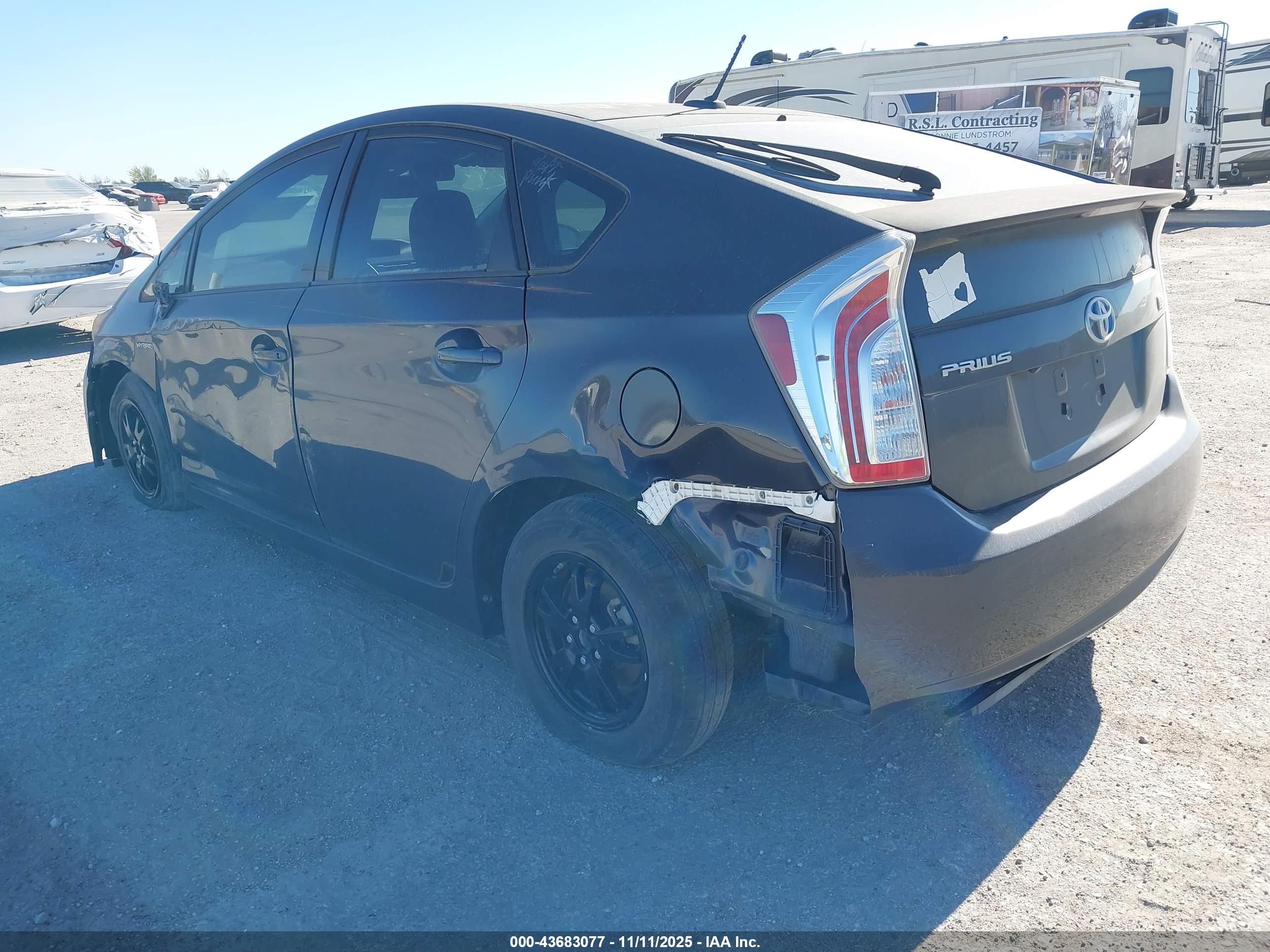 TOYOTA PRIUS image 3