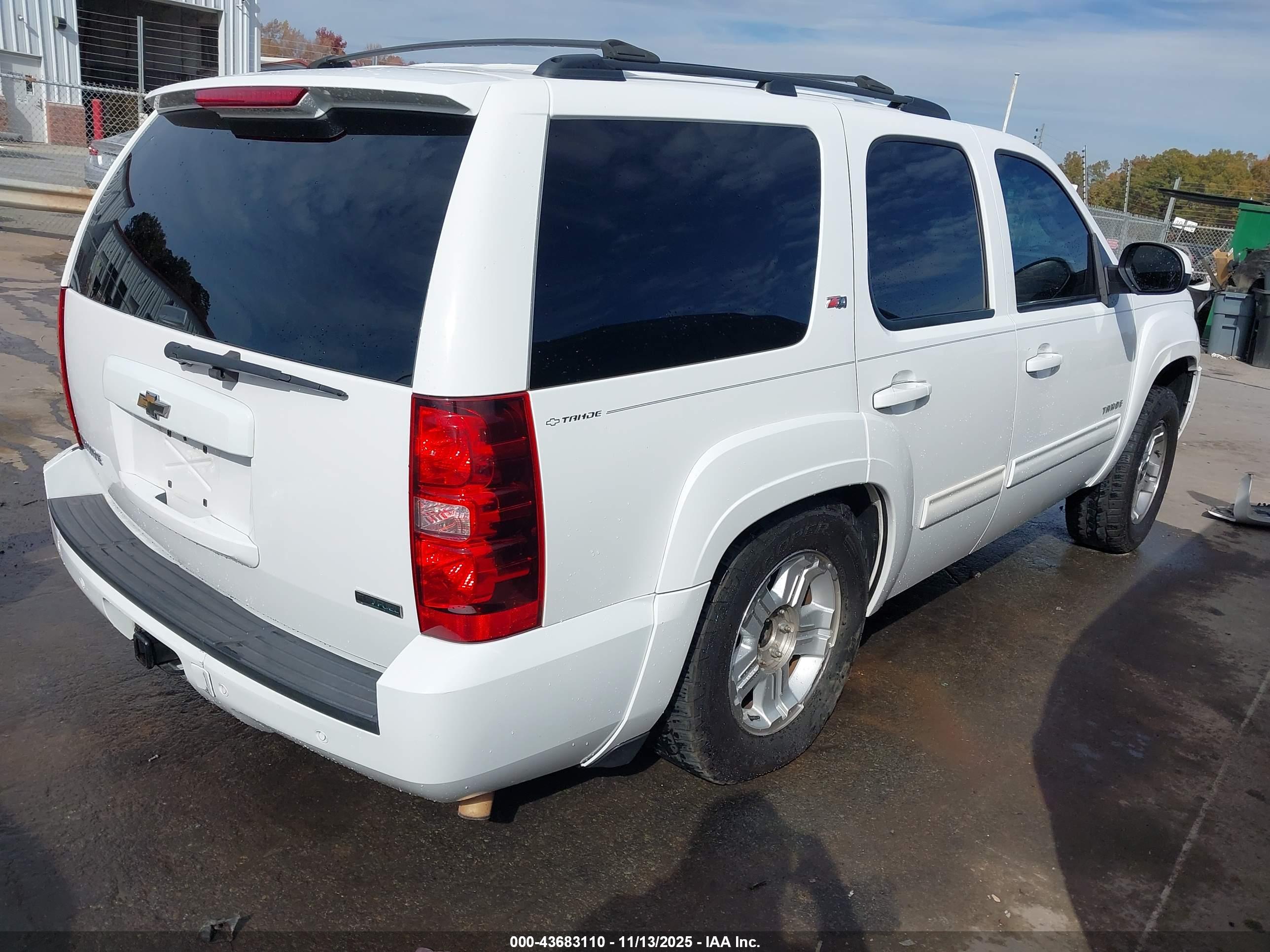 CHEVROLET TAHOE image 4