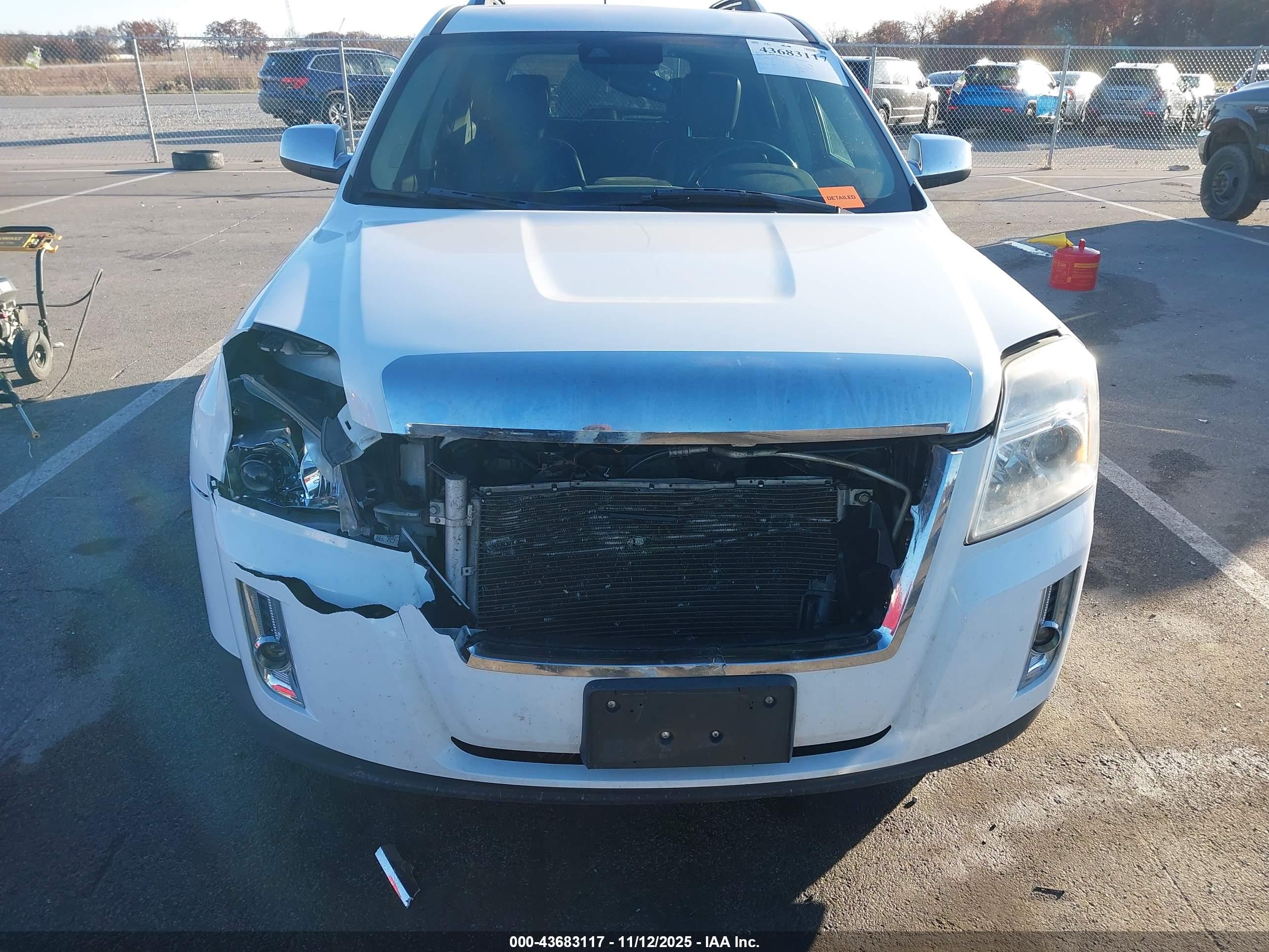 GMC TERRAIN image 6