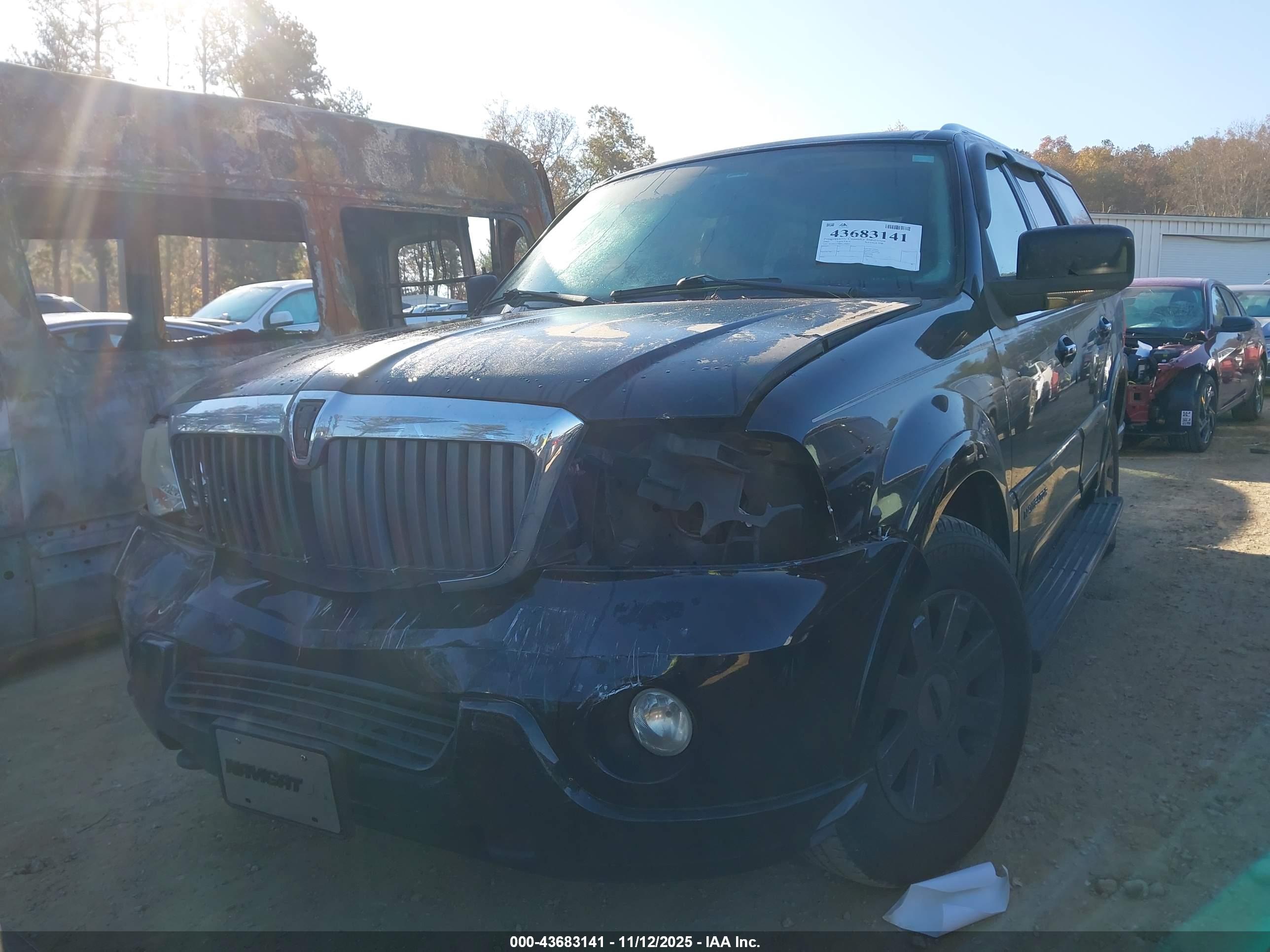 LINCOLN NAVIGATOR image 2