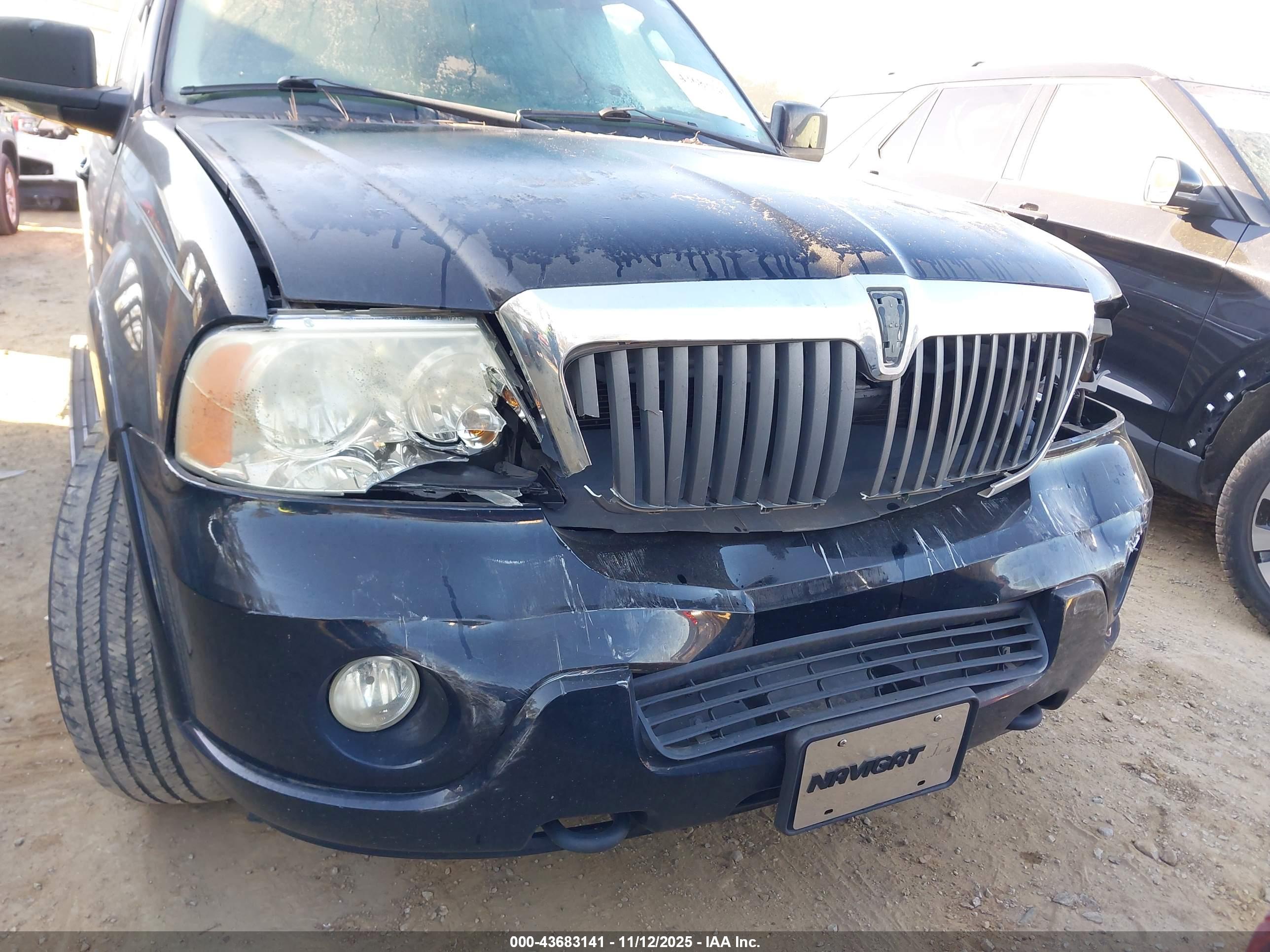 LINCOLN NAVIGATOR image 6