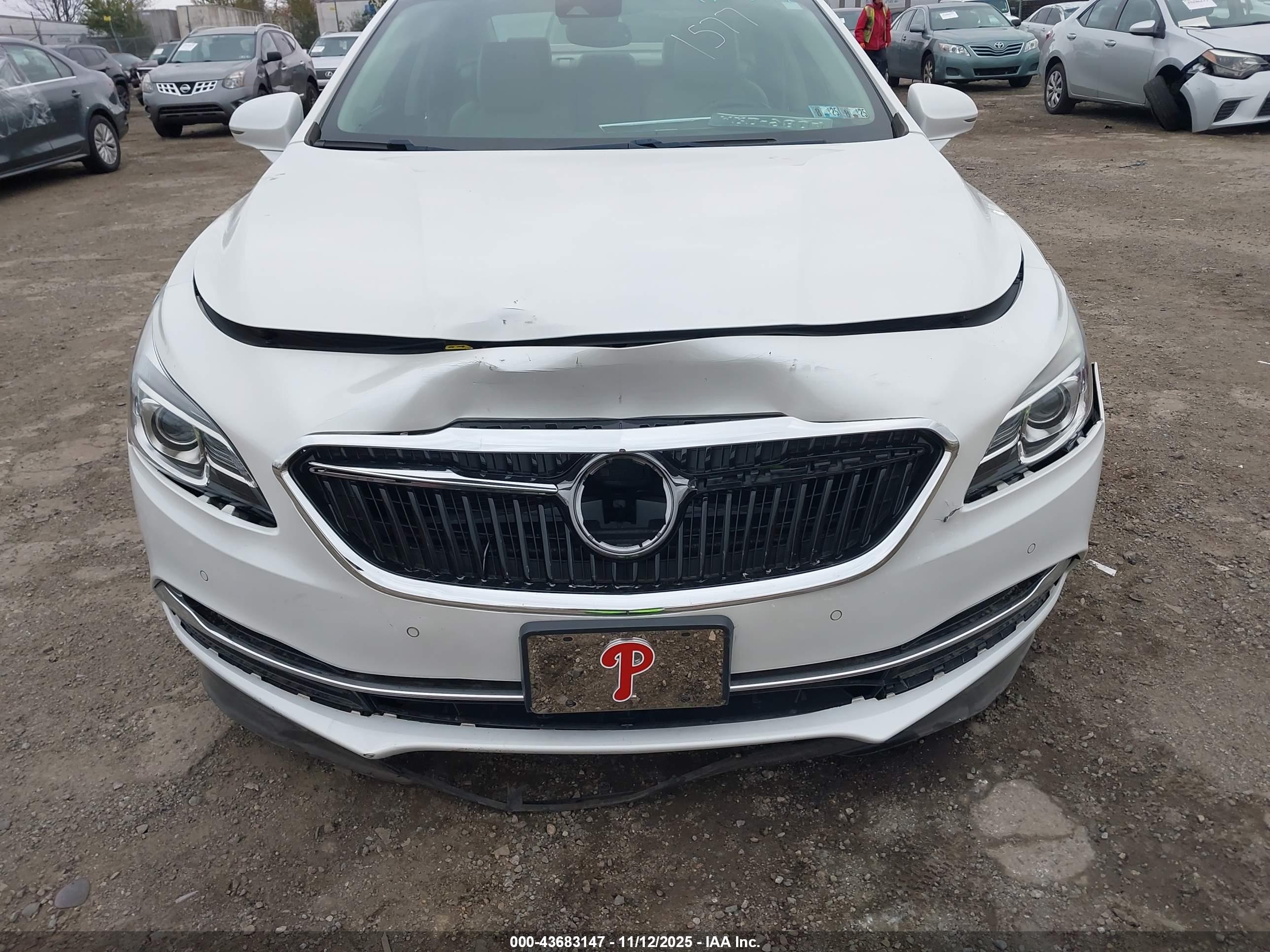 BUICK LACROSSE image 6