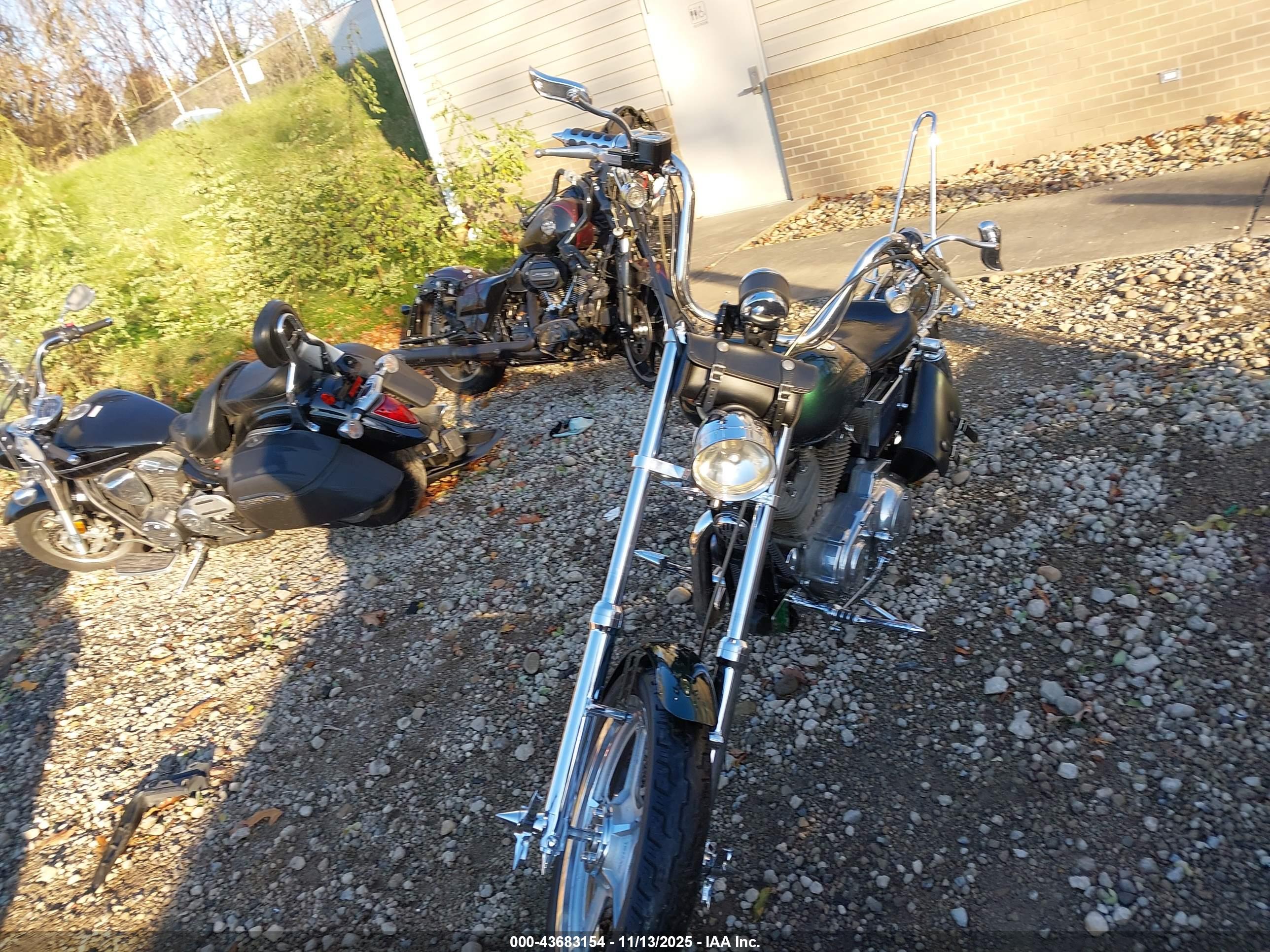 HARLEY-DAVIDSON XL883 image 5