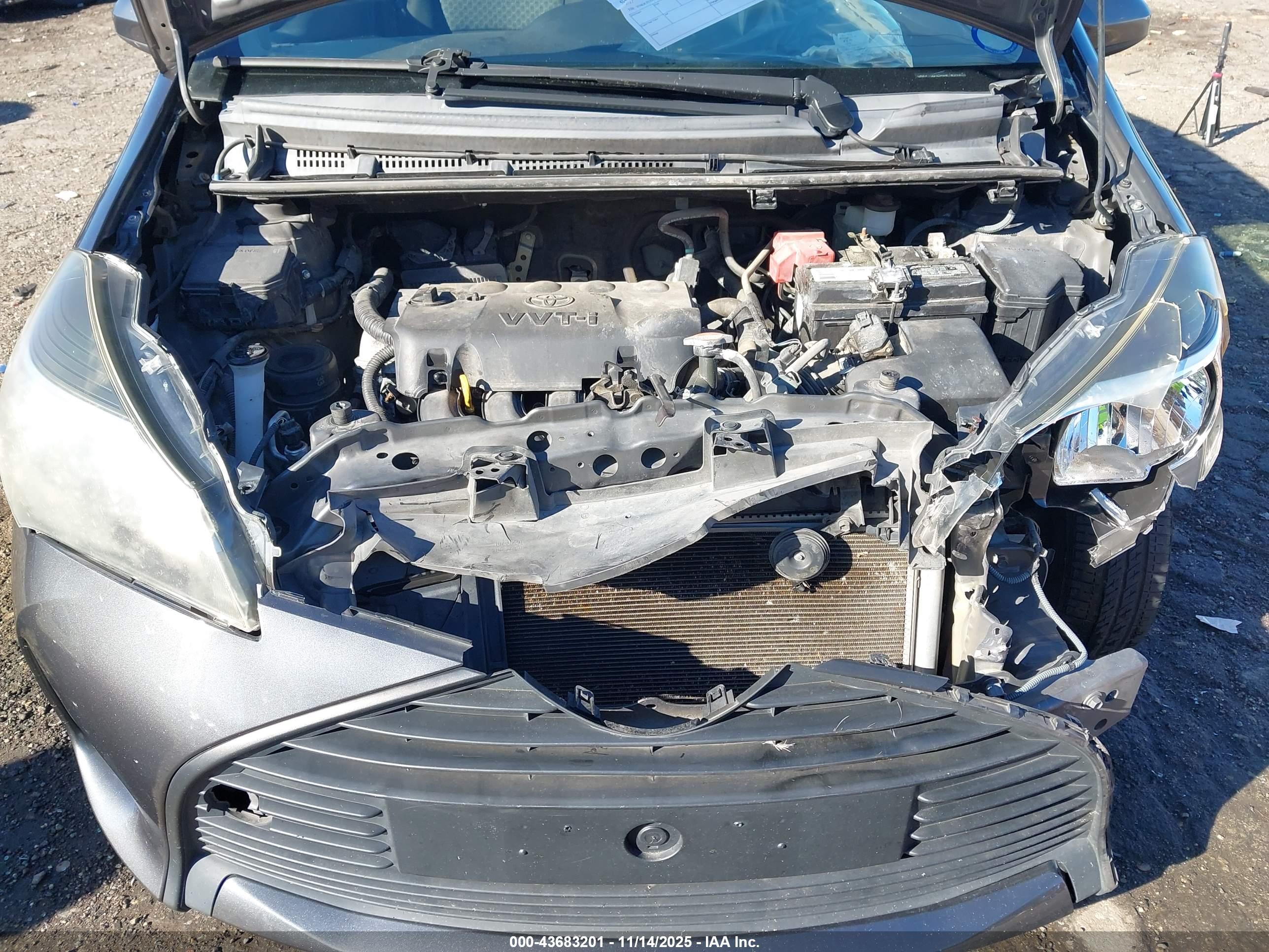 TOYOTA YARIS image 10