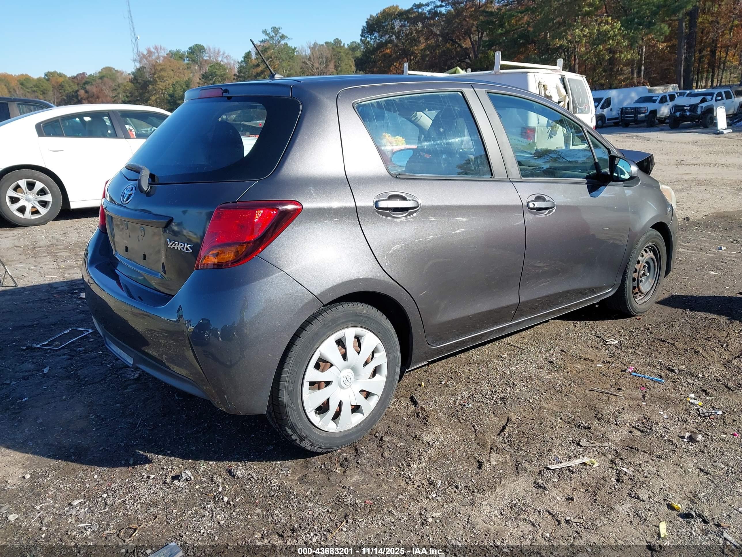 TOYOTA YARIS image 4
