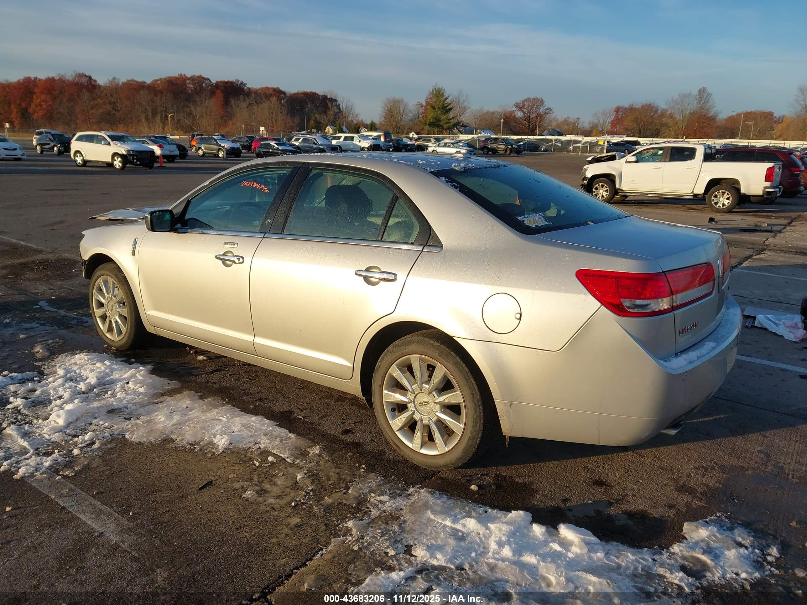 LINCOLN MKZ image 3
