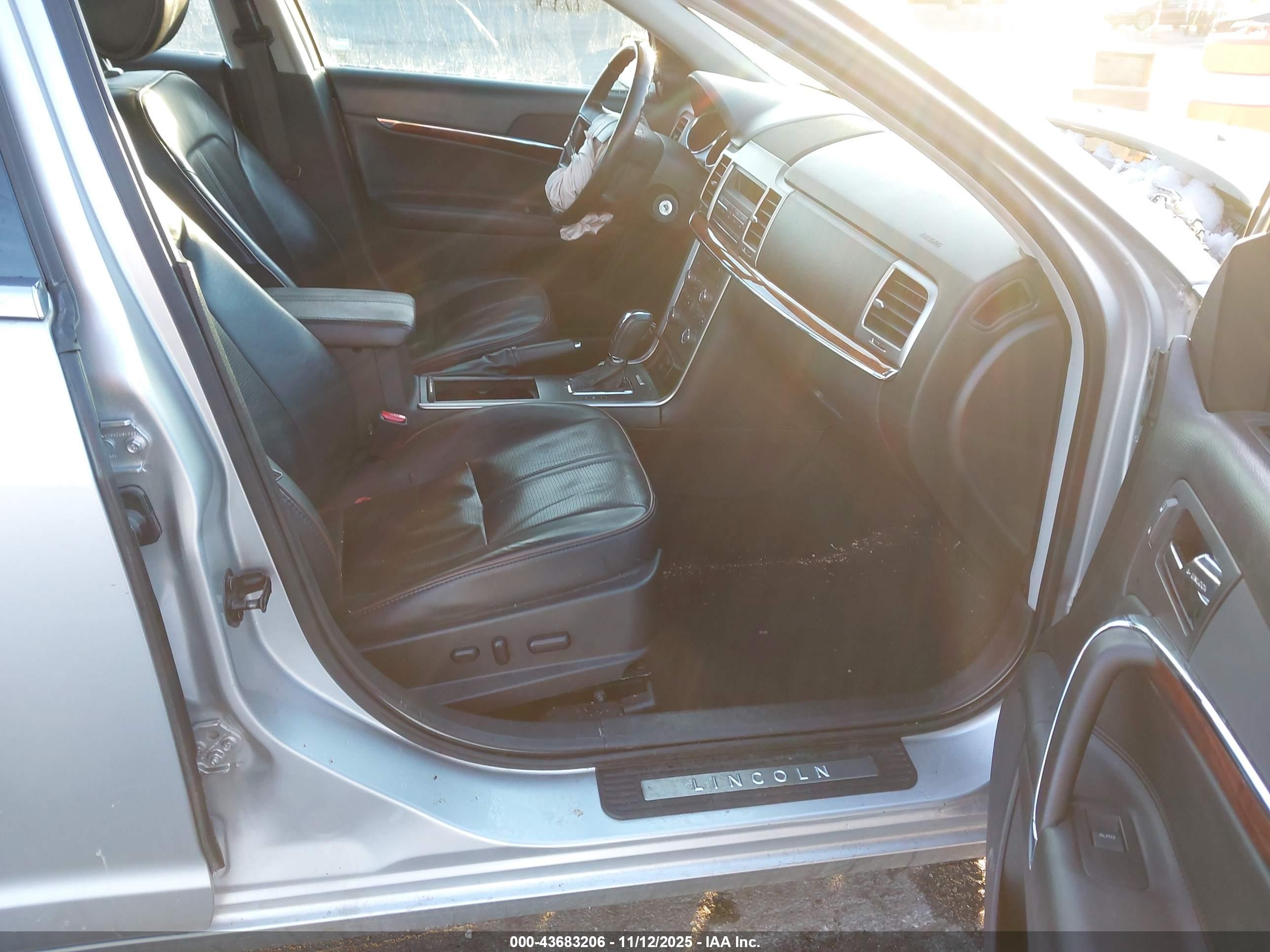LINCOLN MKZ image 5