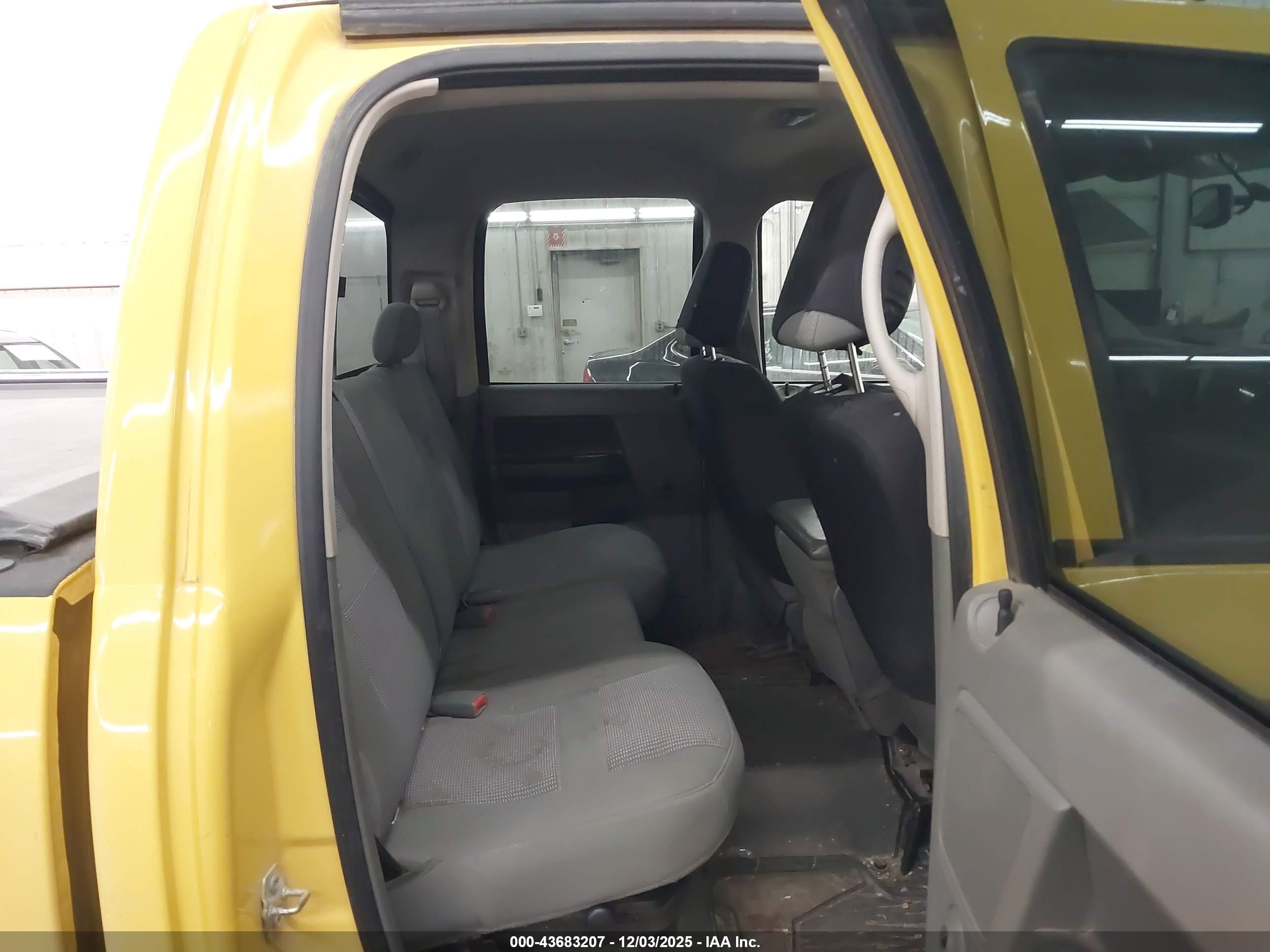 DODGE RAM image 8