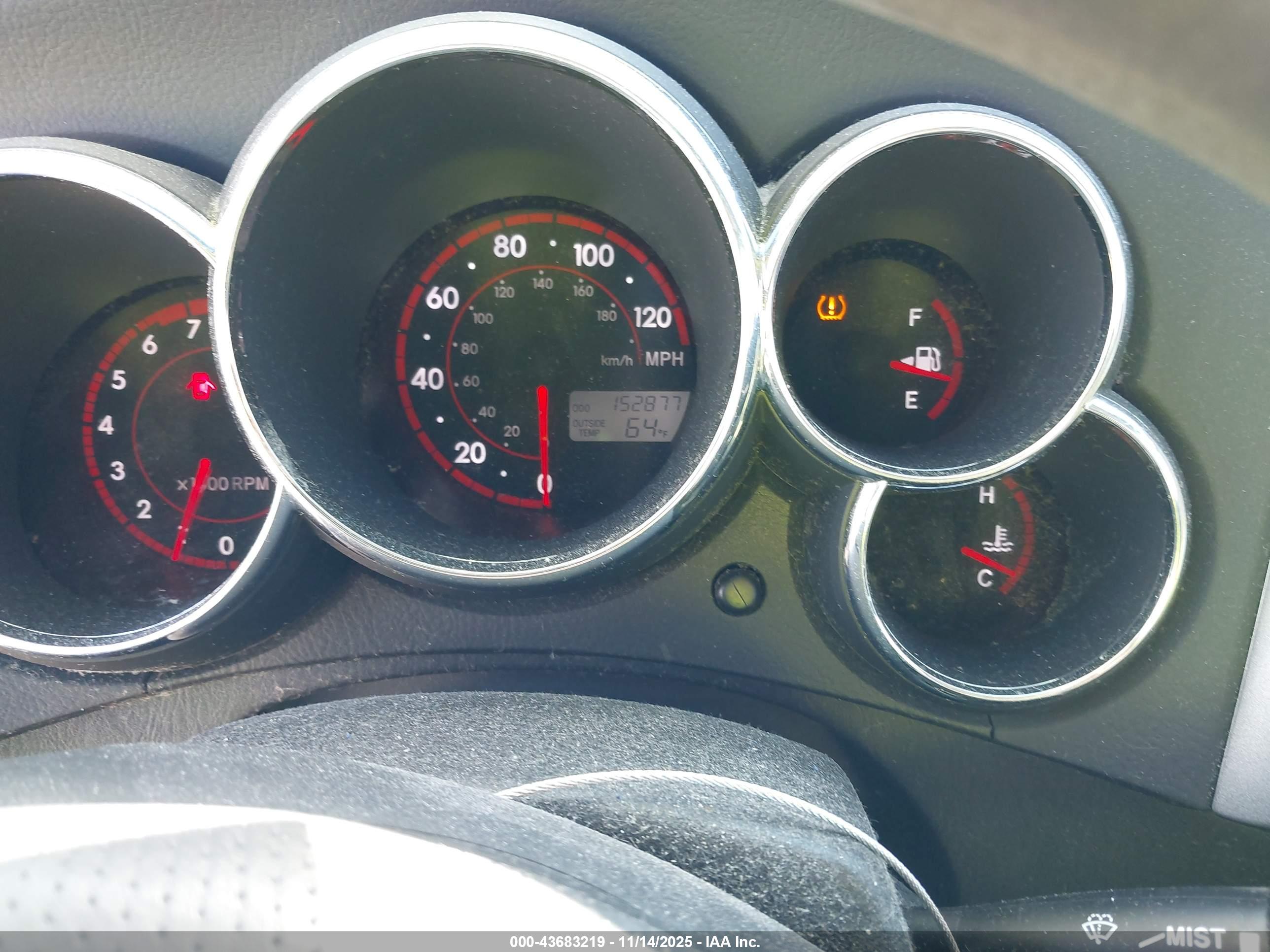 PONTIAC VIBE image 7
