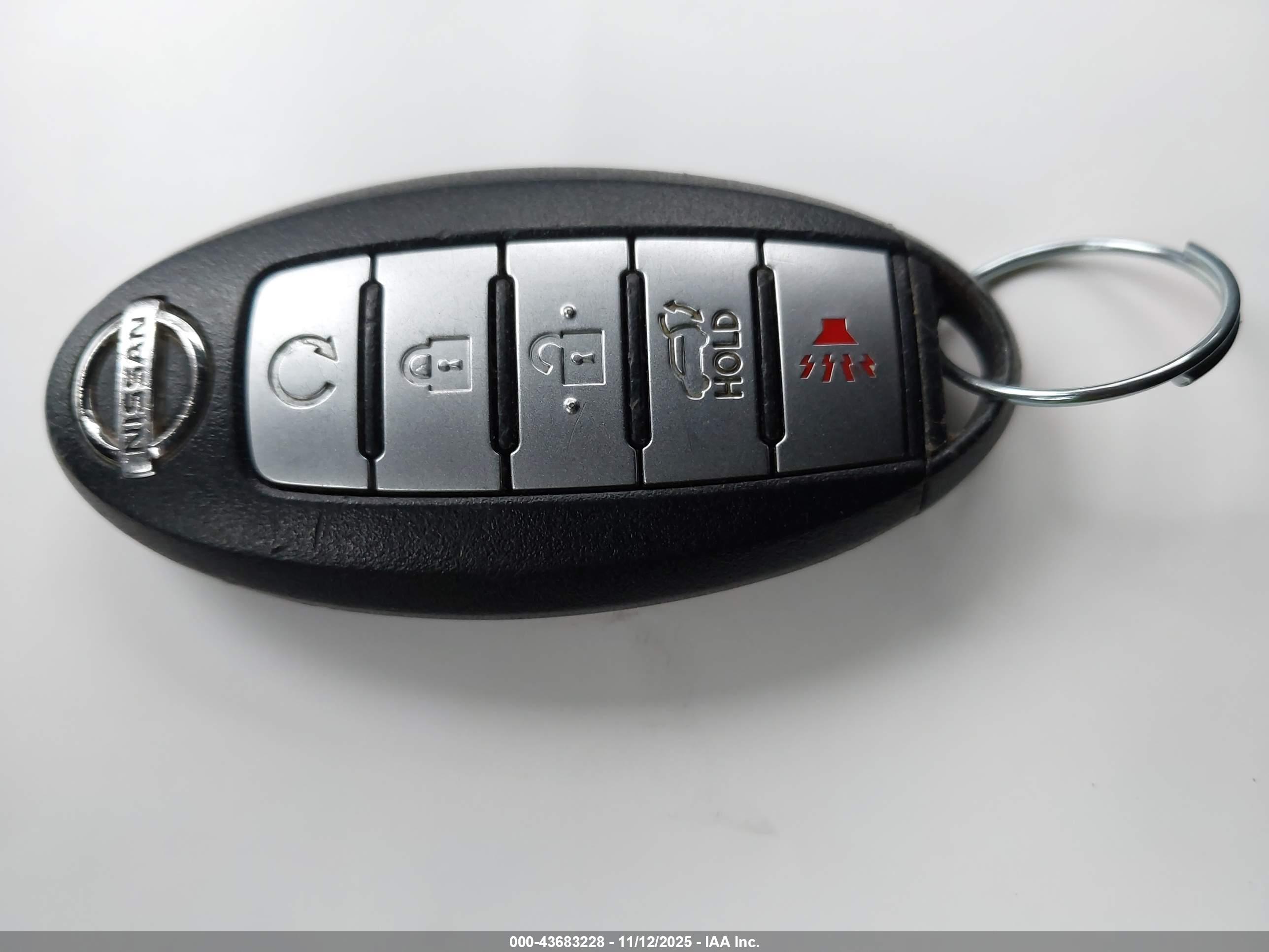 NISSAN ROGUE image 11