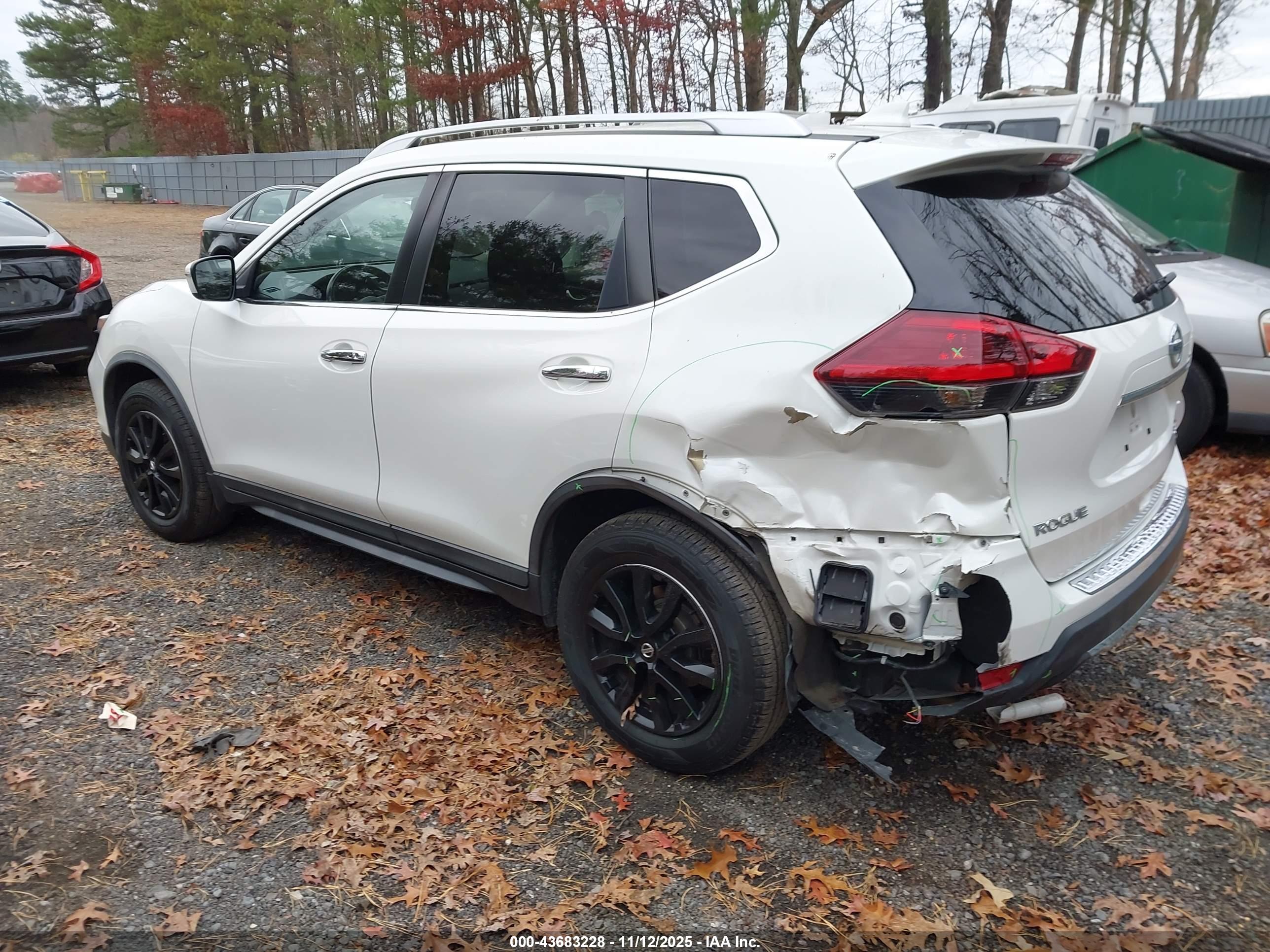 NISSAN ROGUE image 3