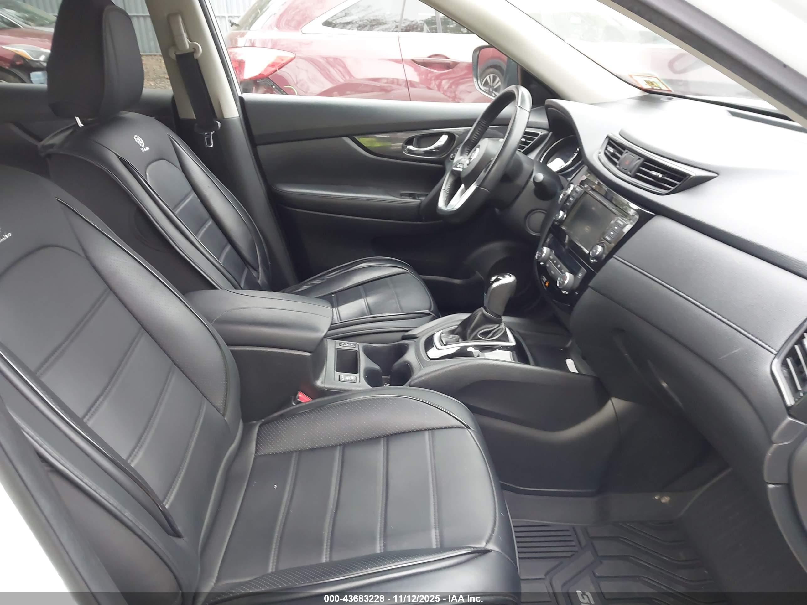 NISSAN ROGUE image 5