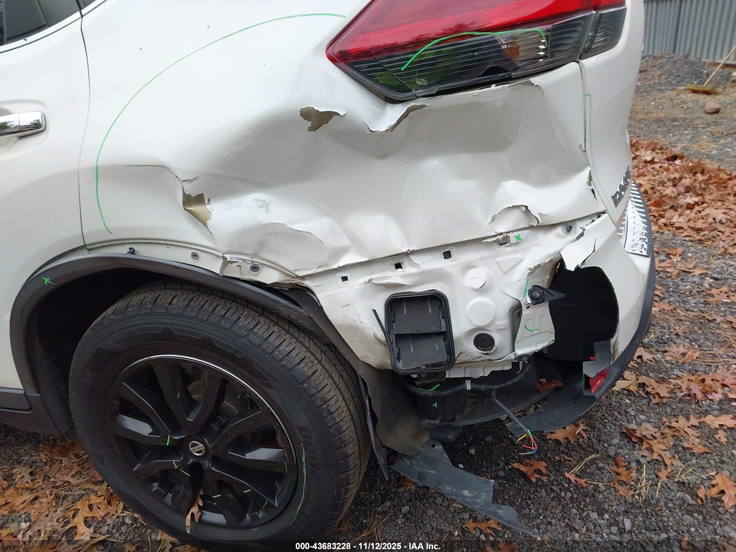 NISSAN ROGUE image 6