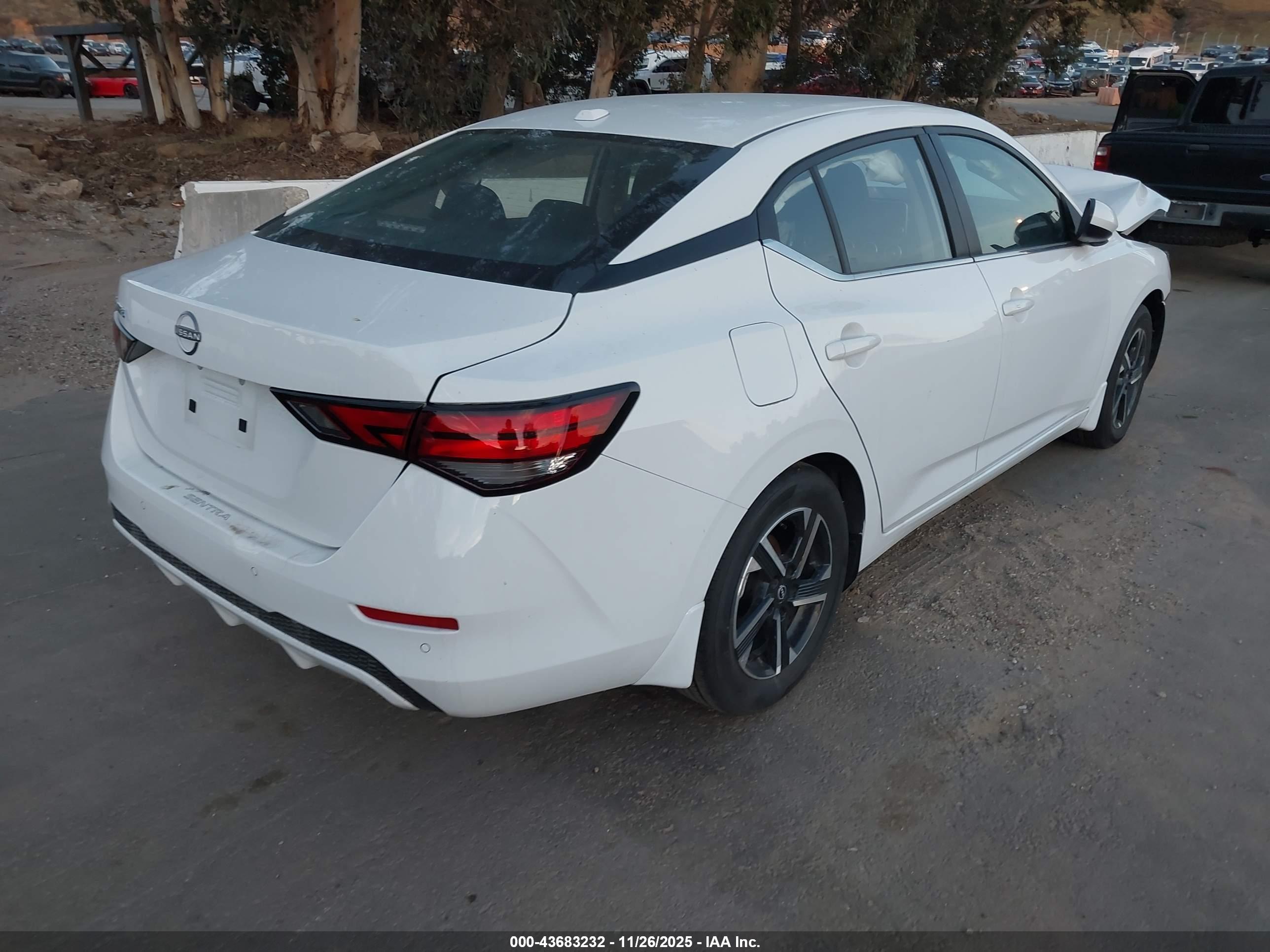 NISSAN SENTRA image 4