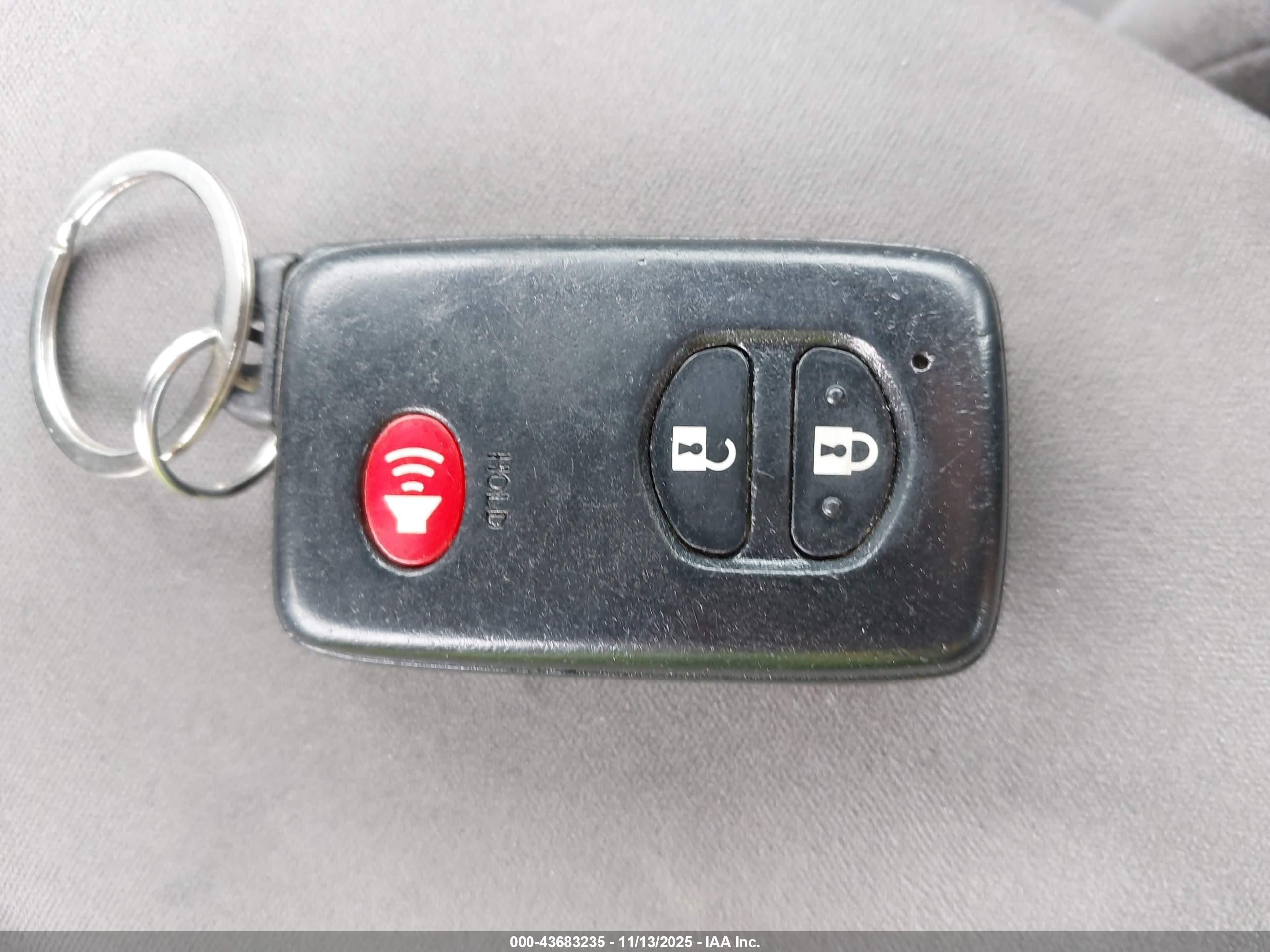 TOYOTA PRIUS image 11