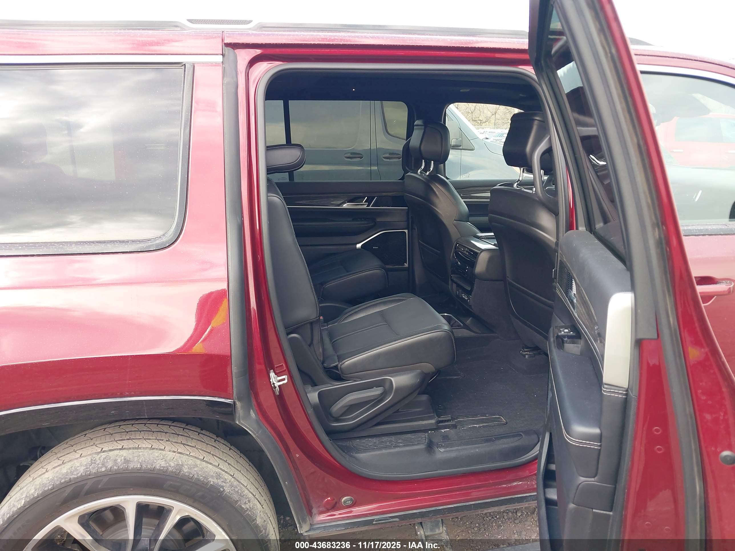 JEEP WAGONEER image 8