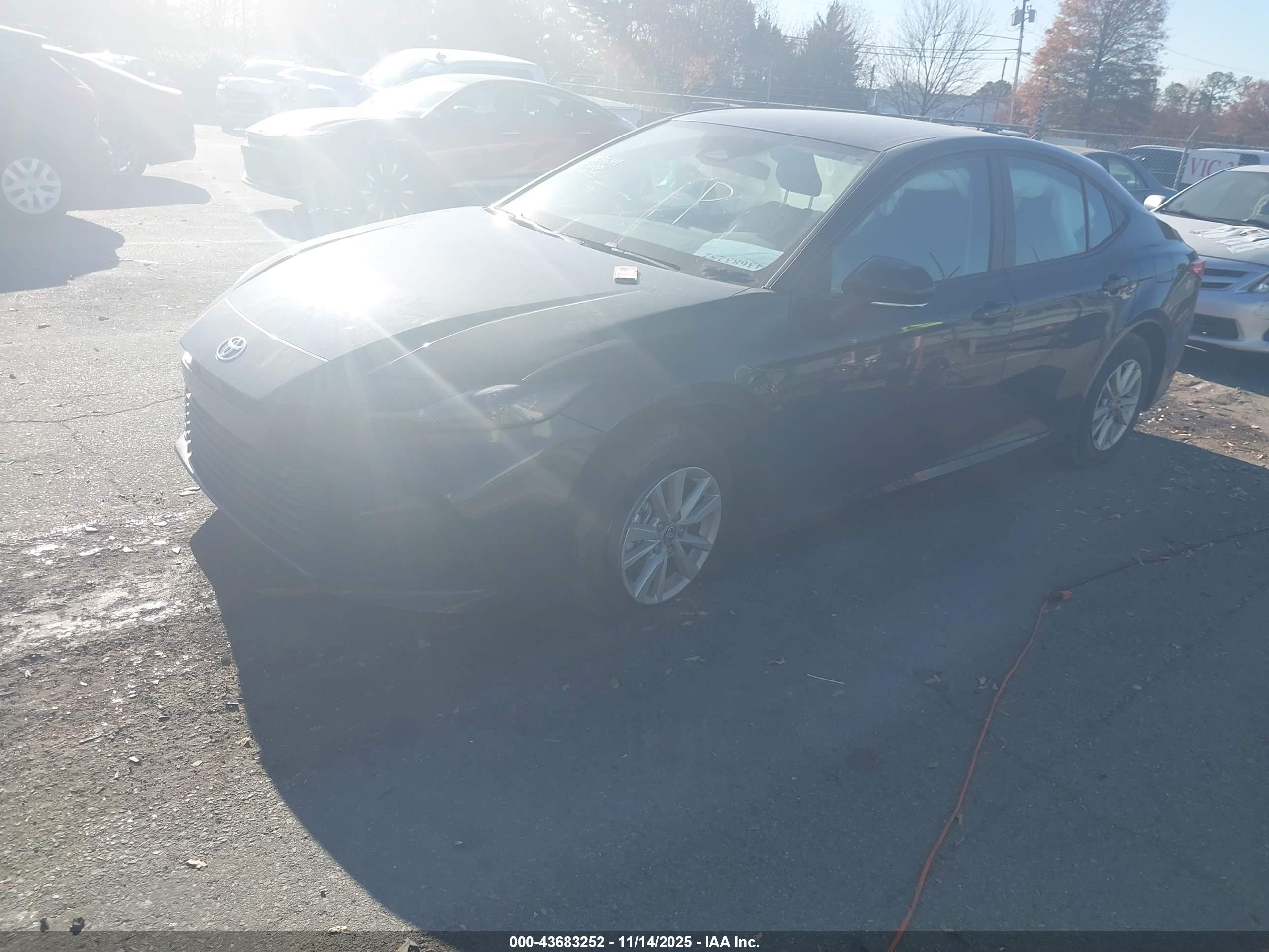 TOYOTA CAMRY image 2