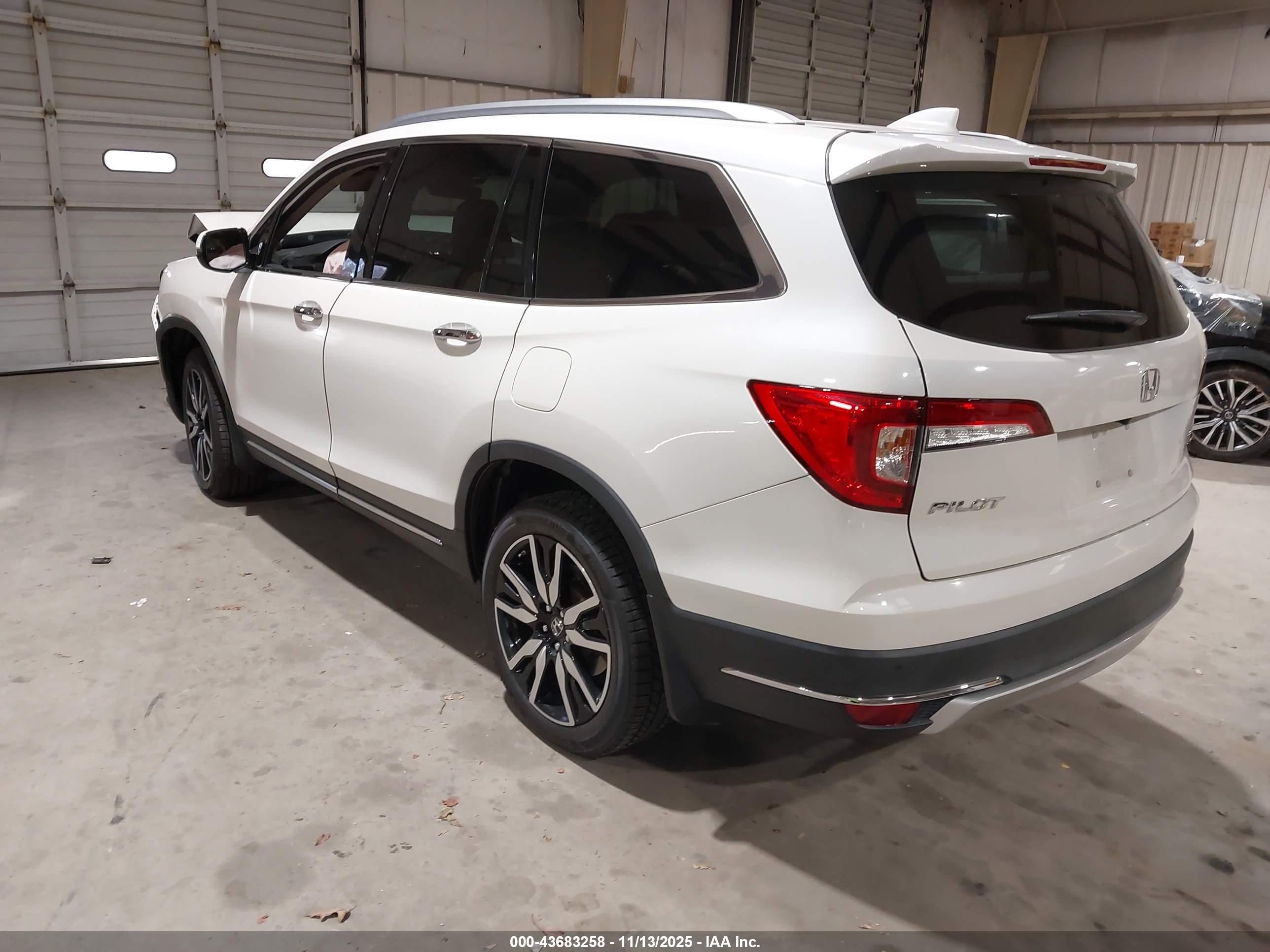 HONDA PILOT image 3