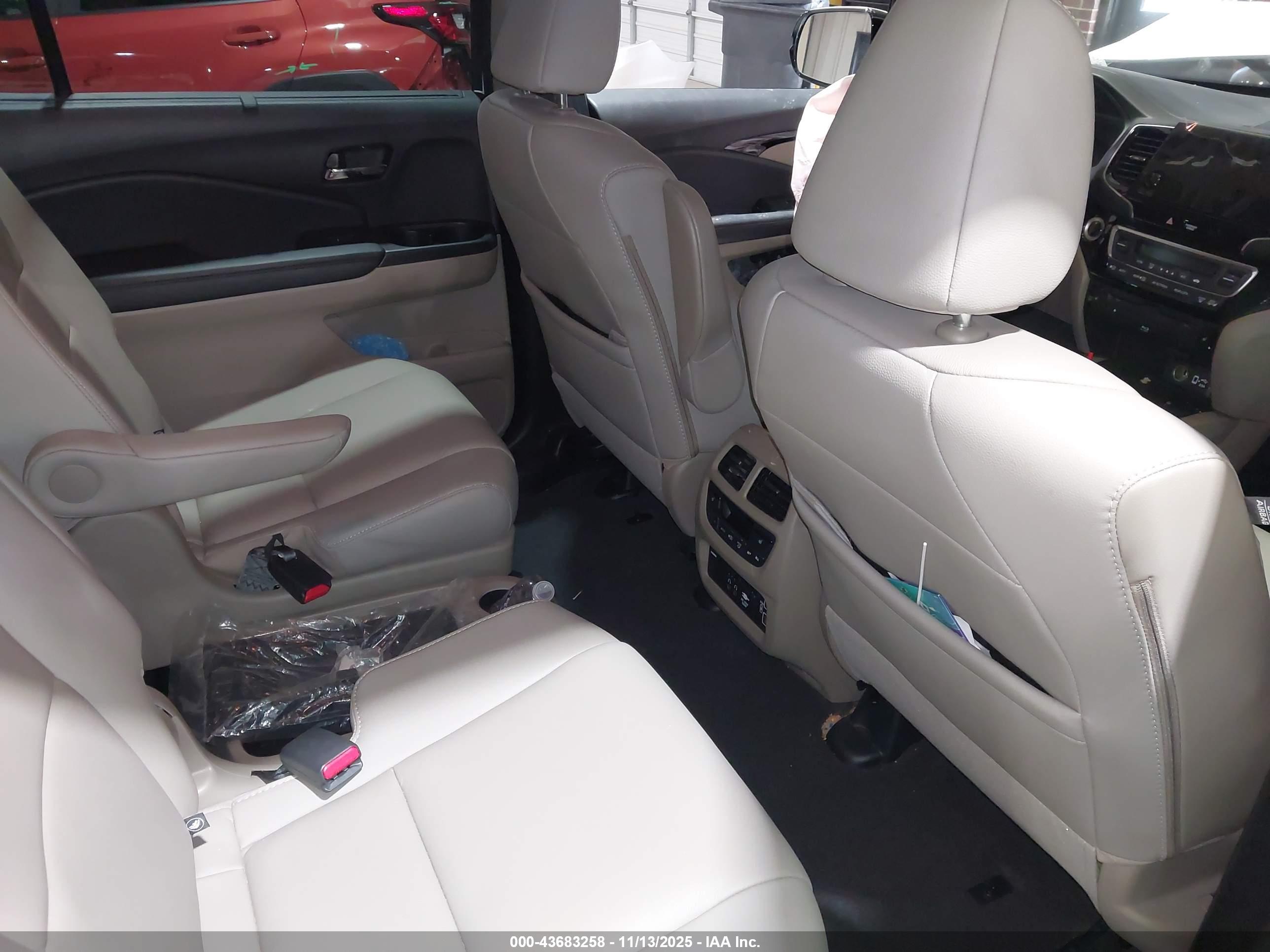 HONDA PILOT image 8