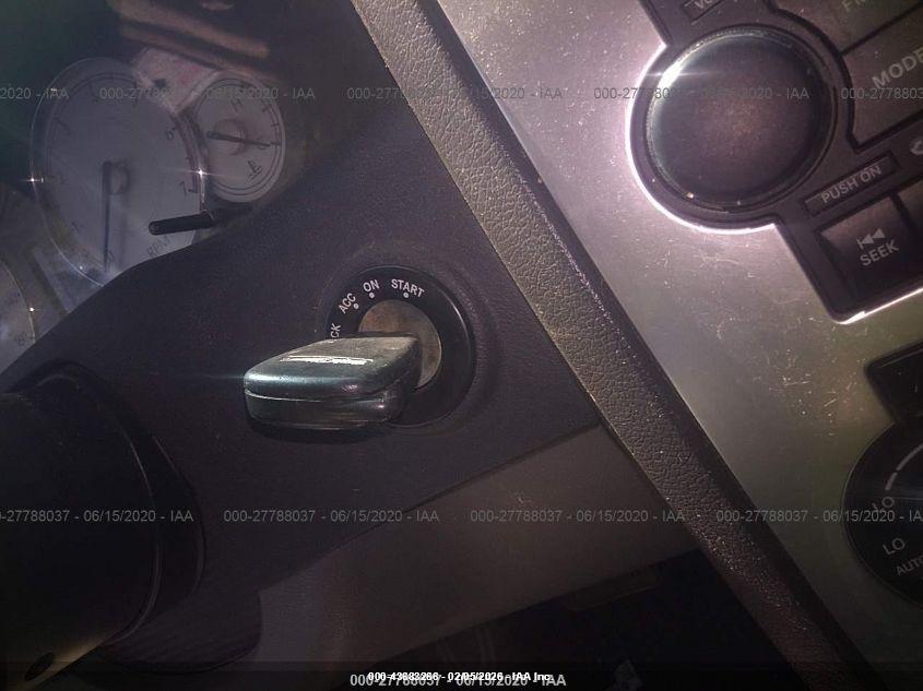 CHRYSLER 300C image 11