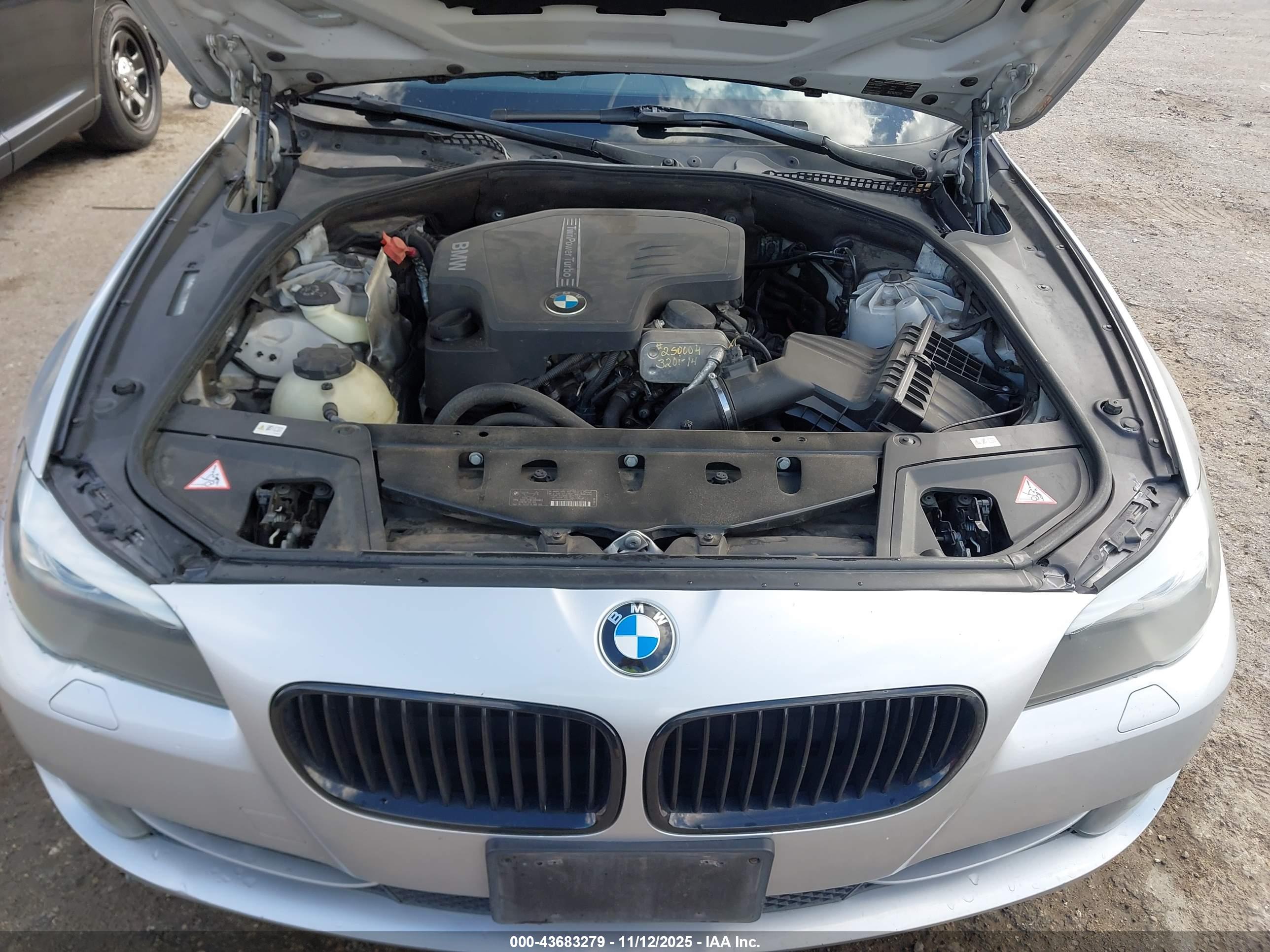 BMW 528I image 10