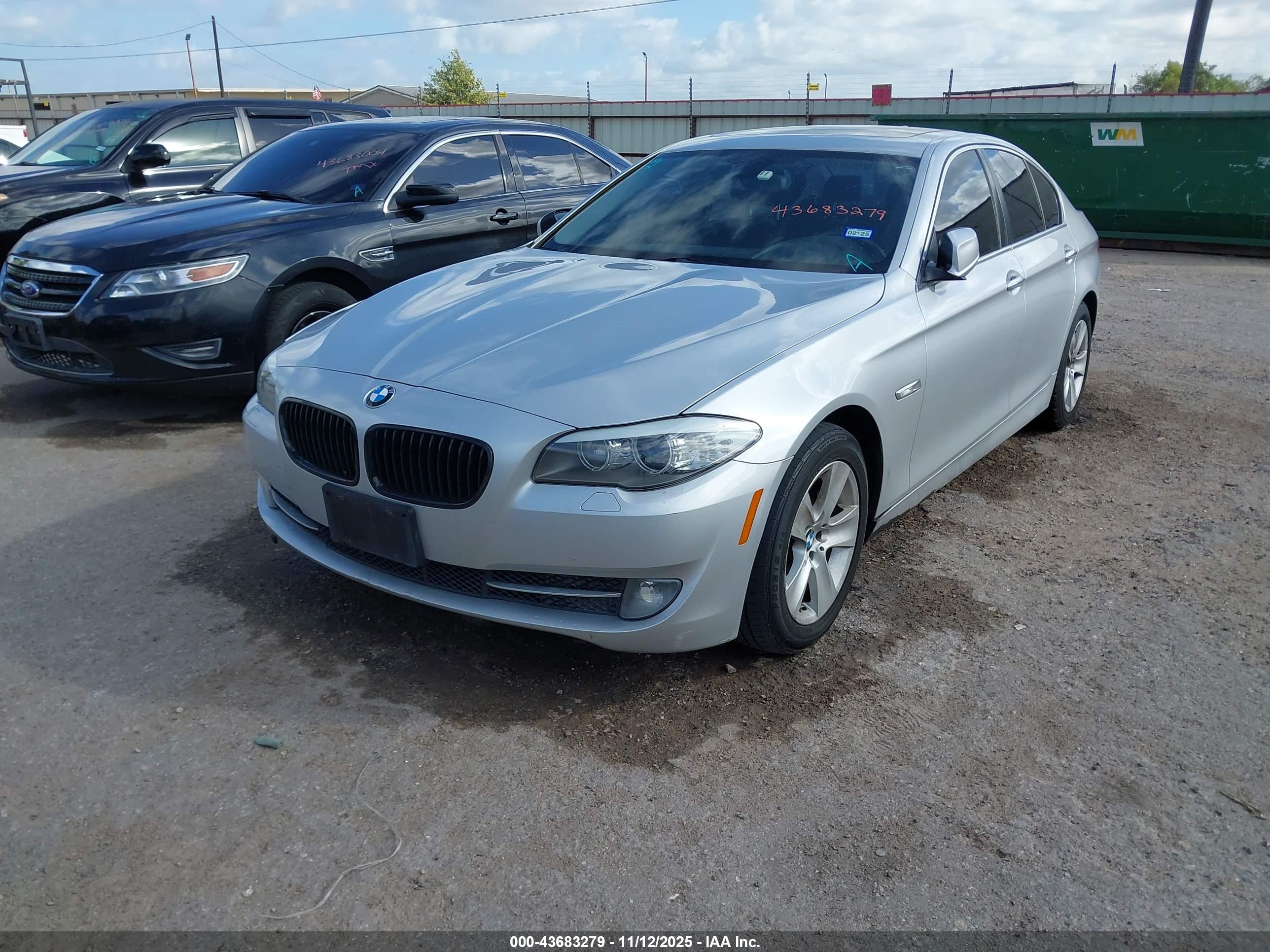 BMW 528I image 2