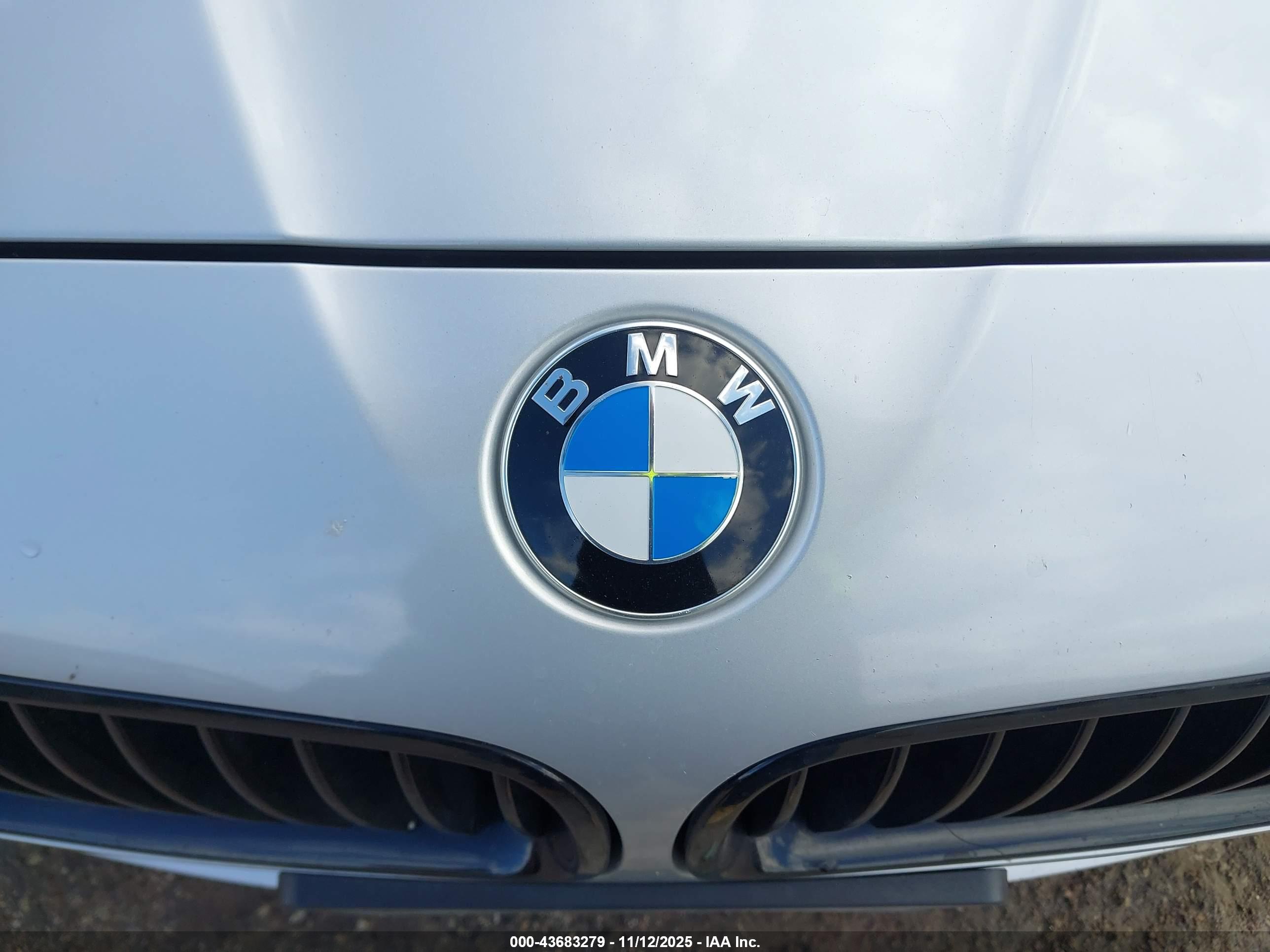 BMW 528I image 6