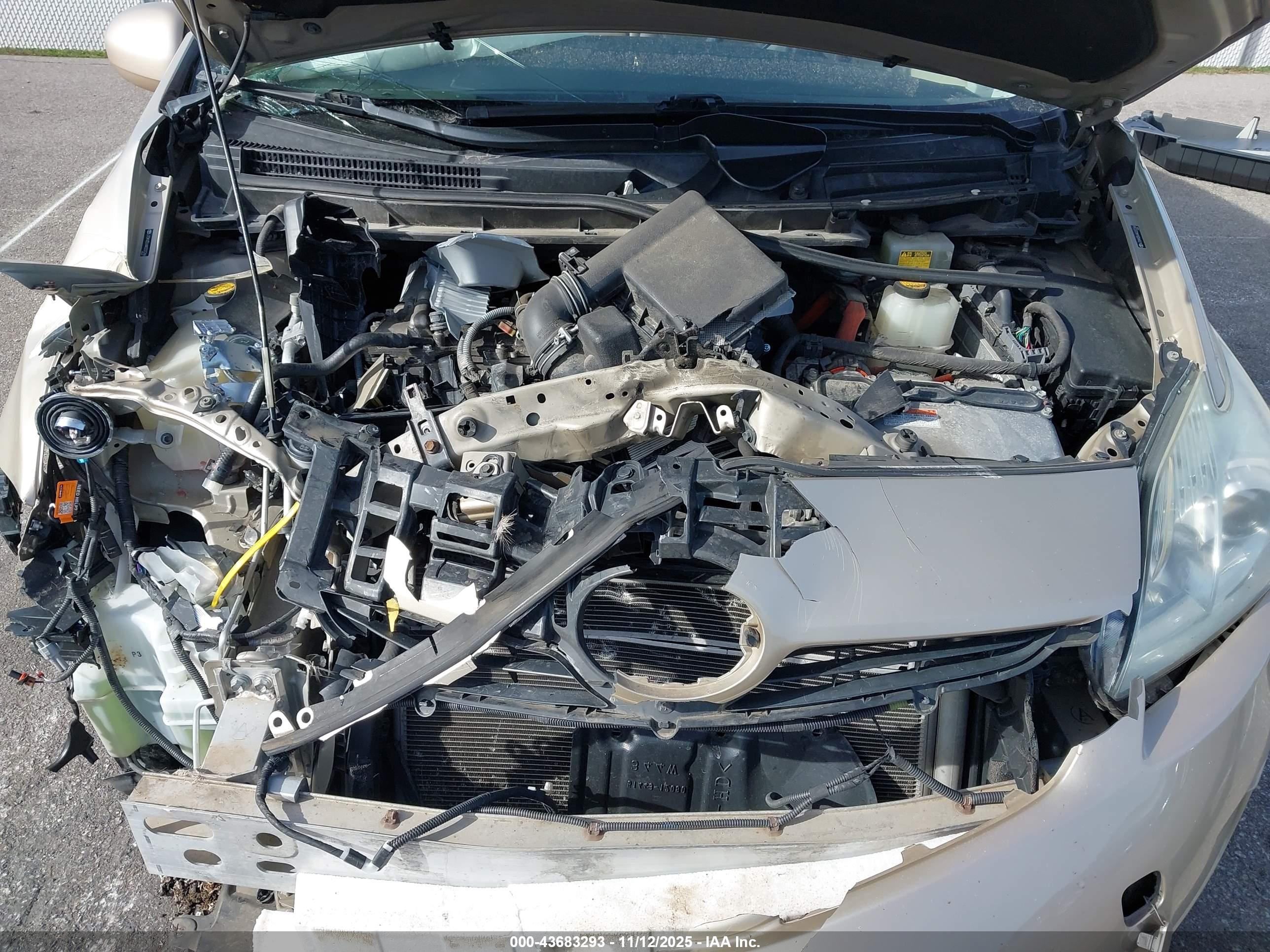 TOYOTA PRIUS image 10