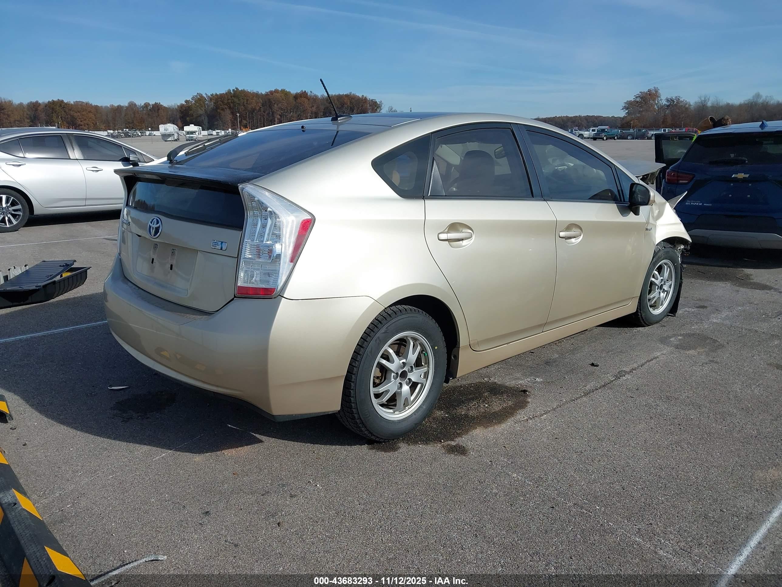 TOYOTA PRIUS image 4