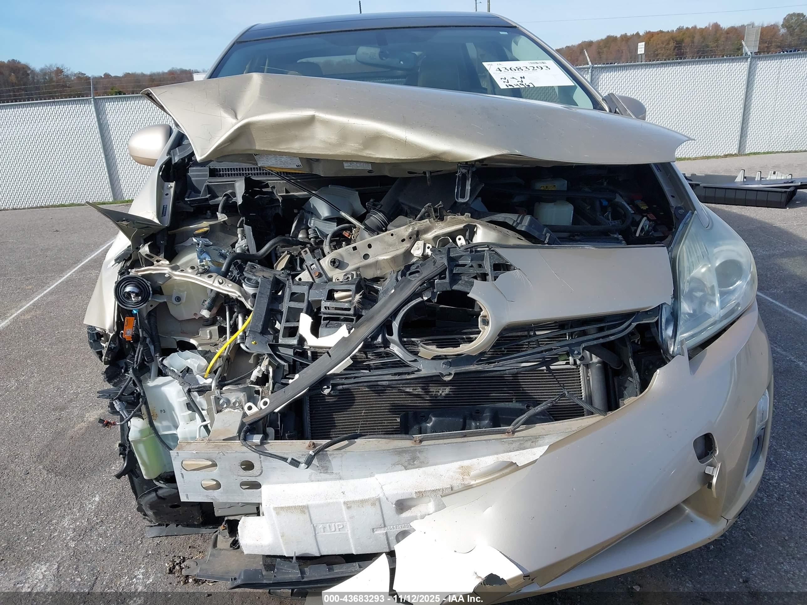 TOYOTA PRIUS image 6